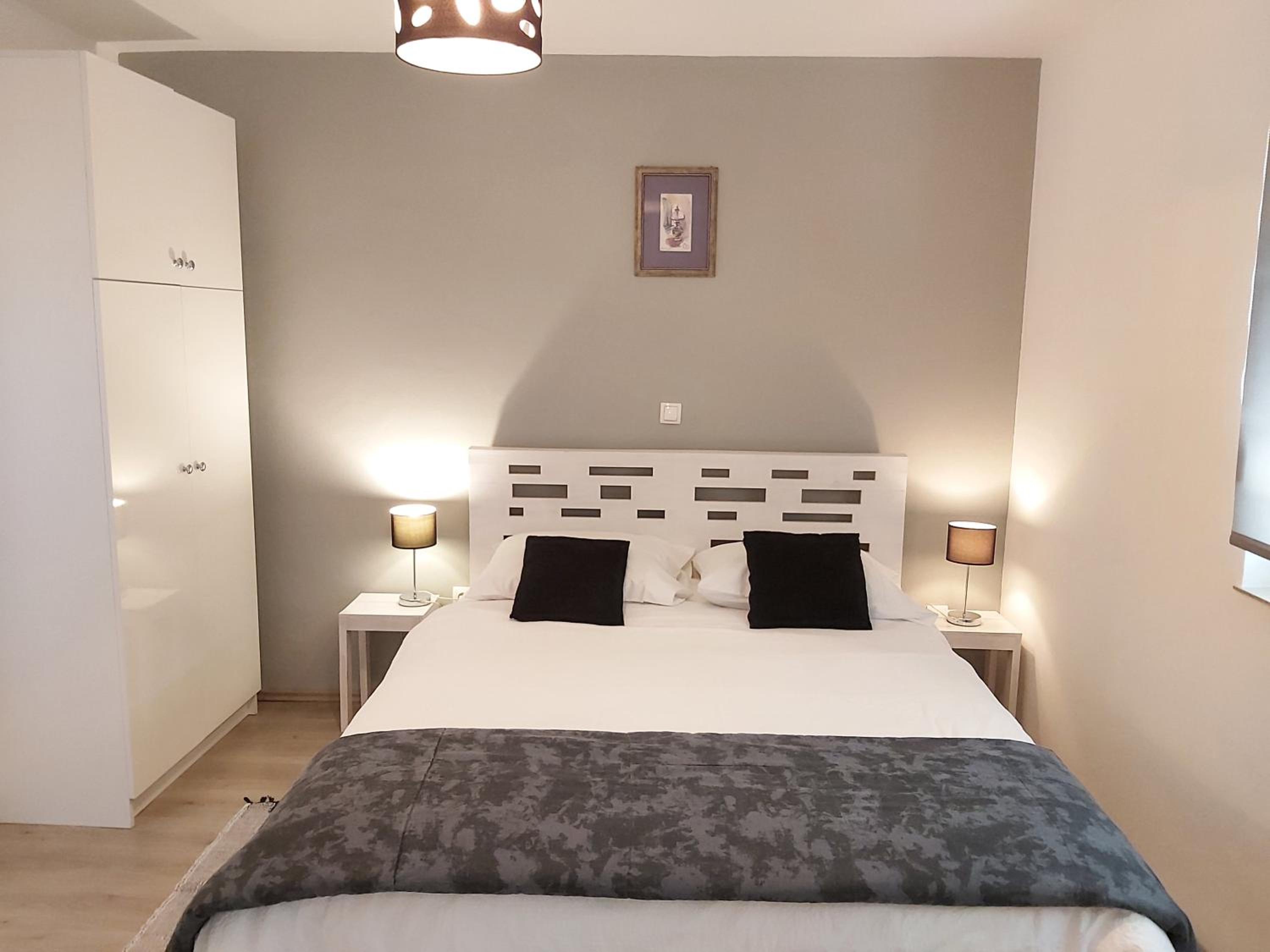 Double Room with Extra Bed - Photo 9