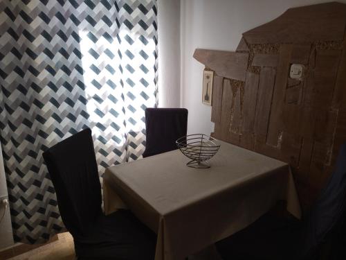 One-Bedroom Apartment - Photo 3