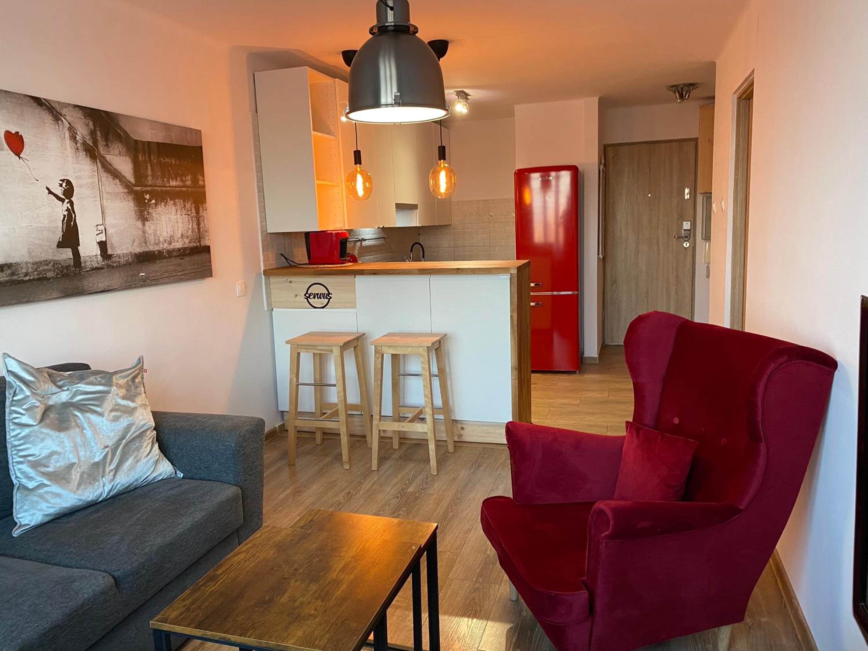 One-Bedroom Apartment