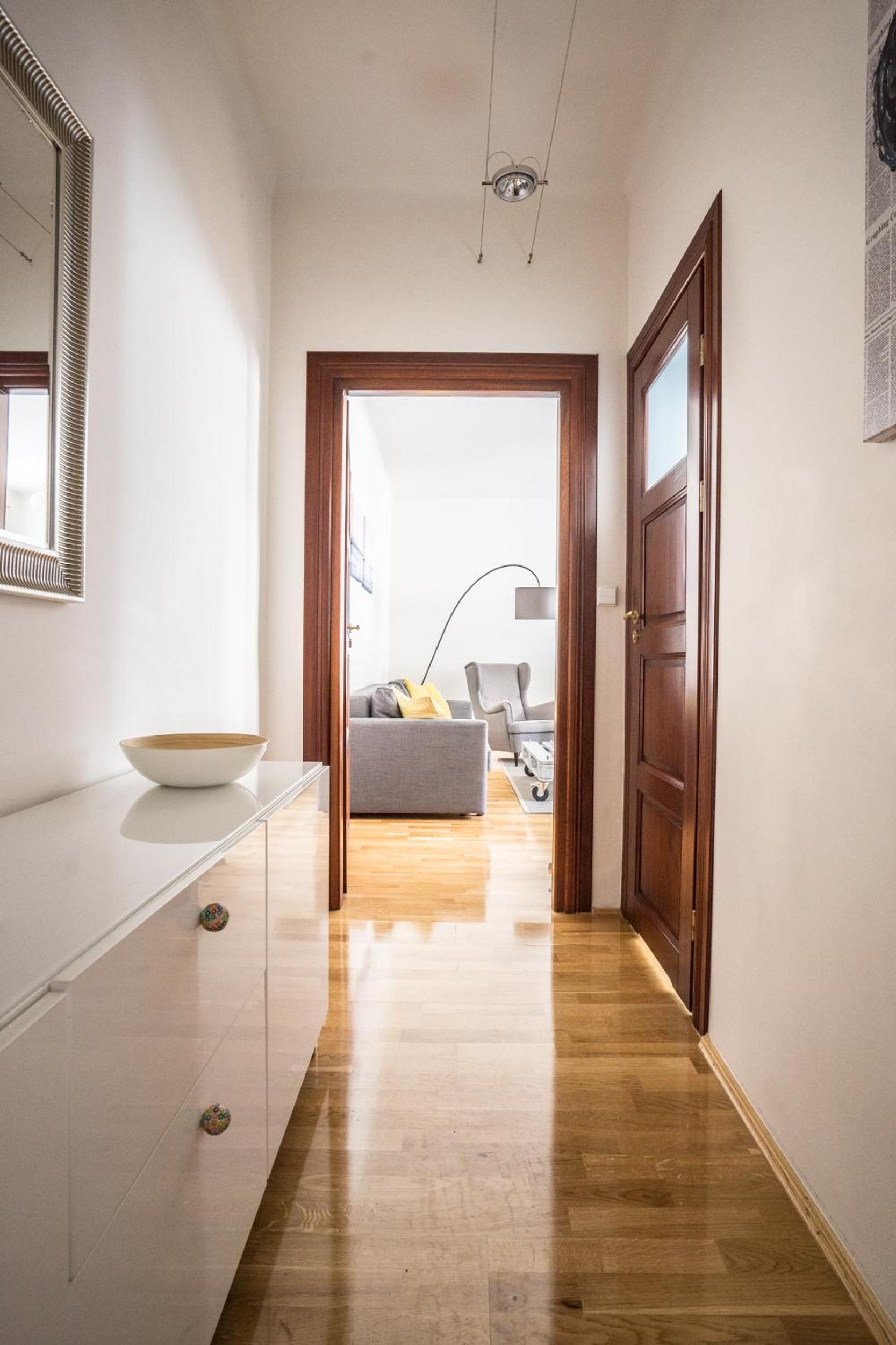 One-Bedroom Apartment - Photo 17