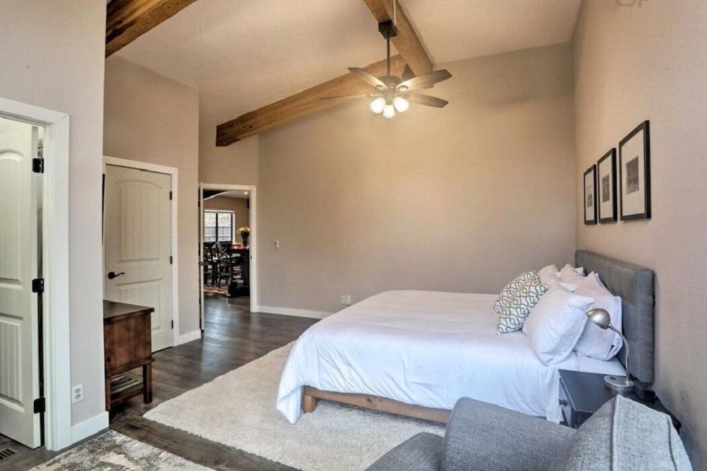 Three-Bedroom House - Photo 9