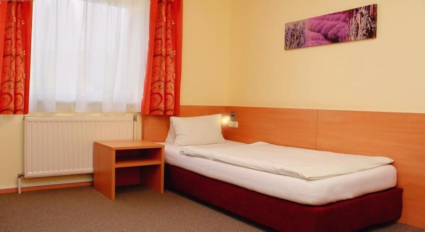 Single Room photo 2