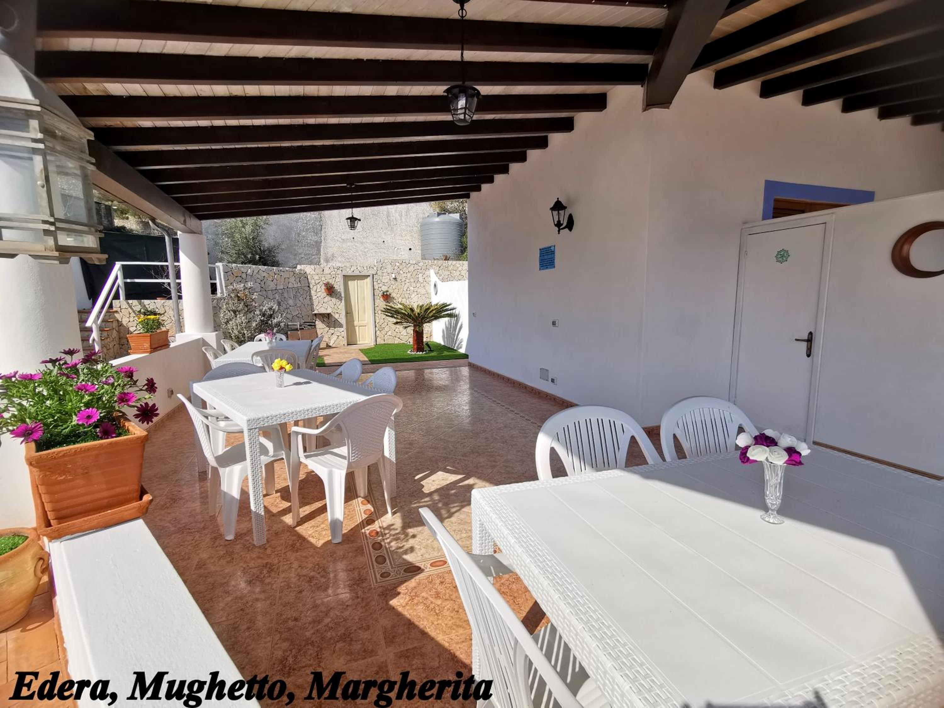 Two-Bedroom House - Photo 4