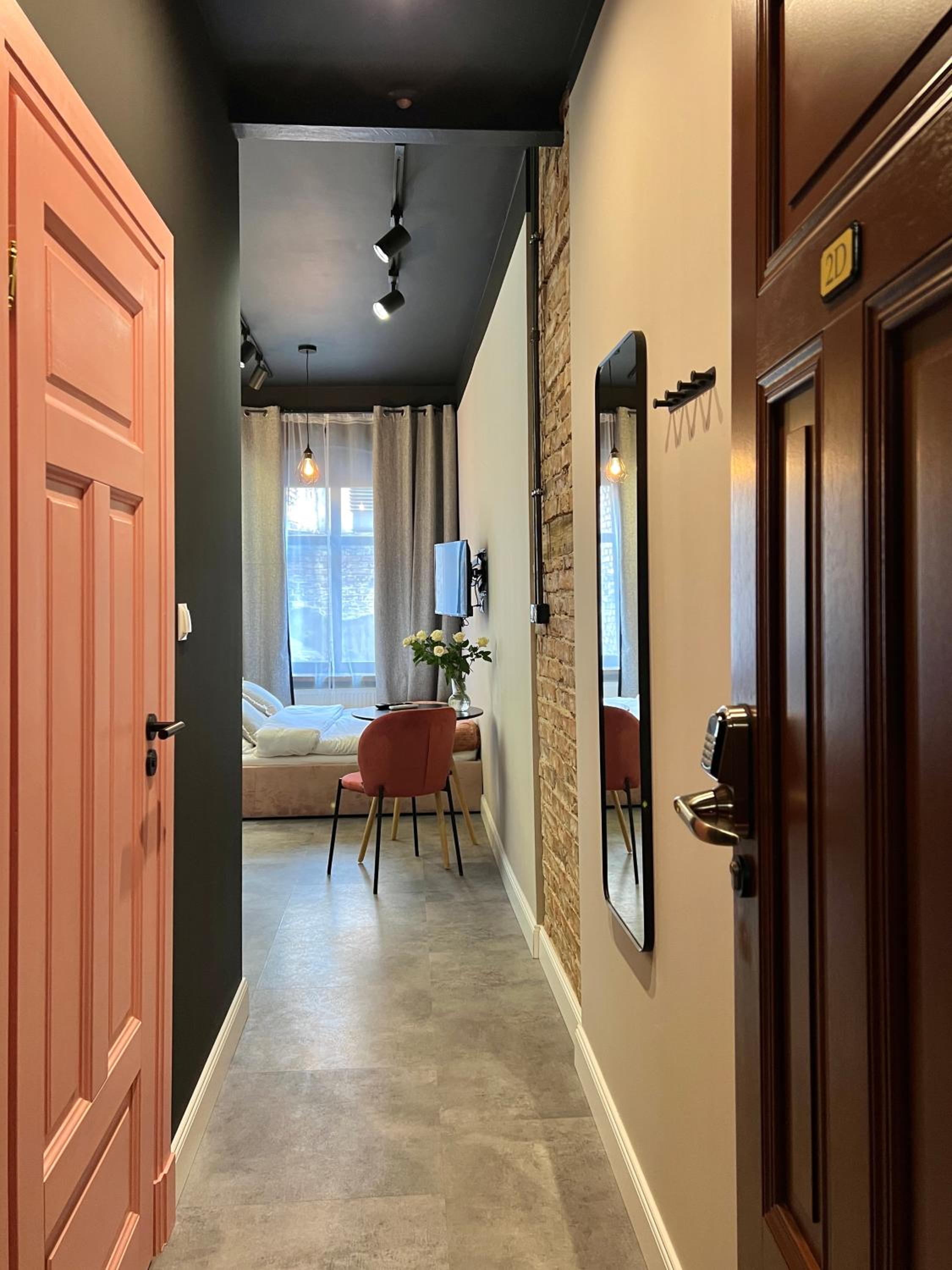 One-Bedroom Apartment - Photo 18