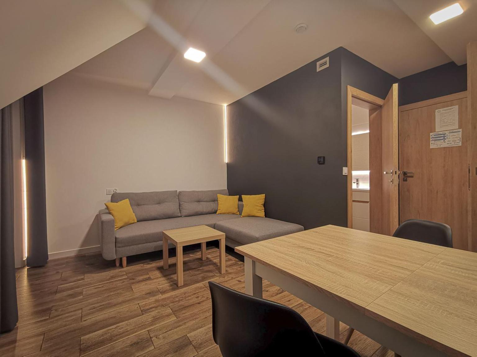 King Suite with Balcony (2 Adults + 2 Children) photo 3