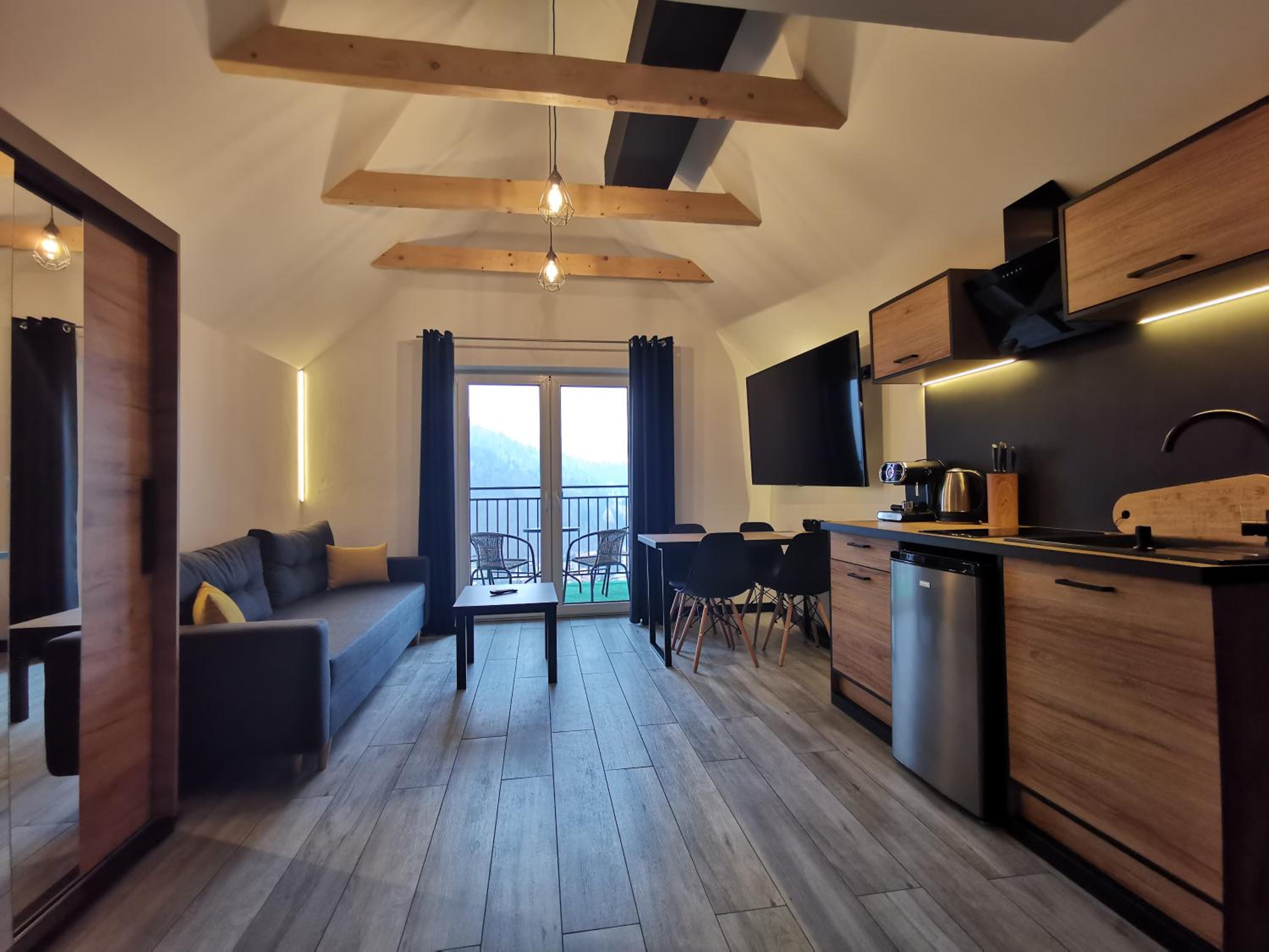Suite with Mountain View