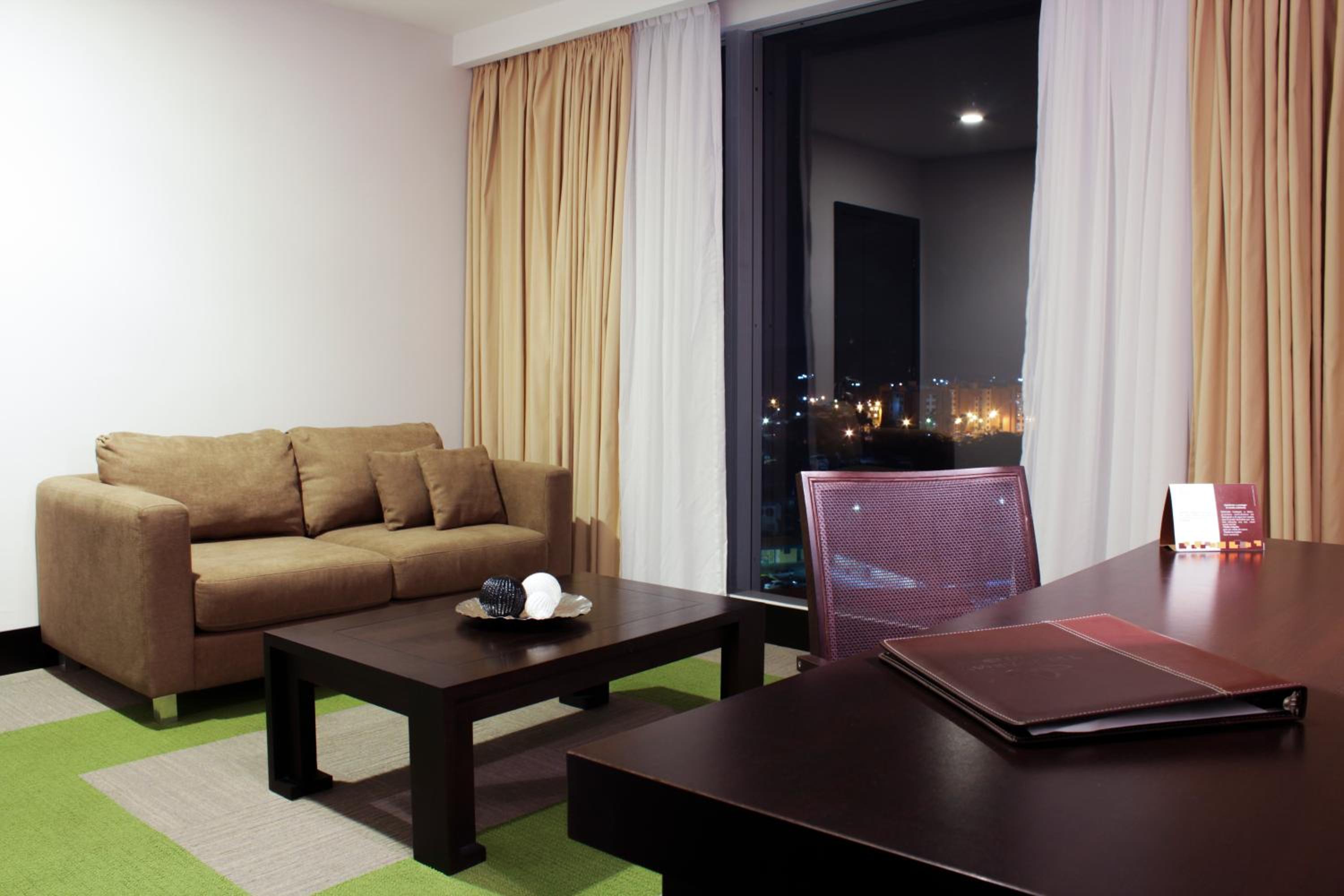 Deluxe Suite photo 2