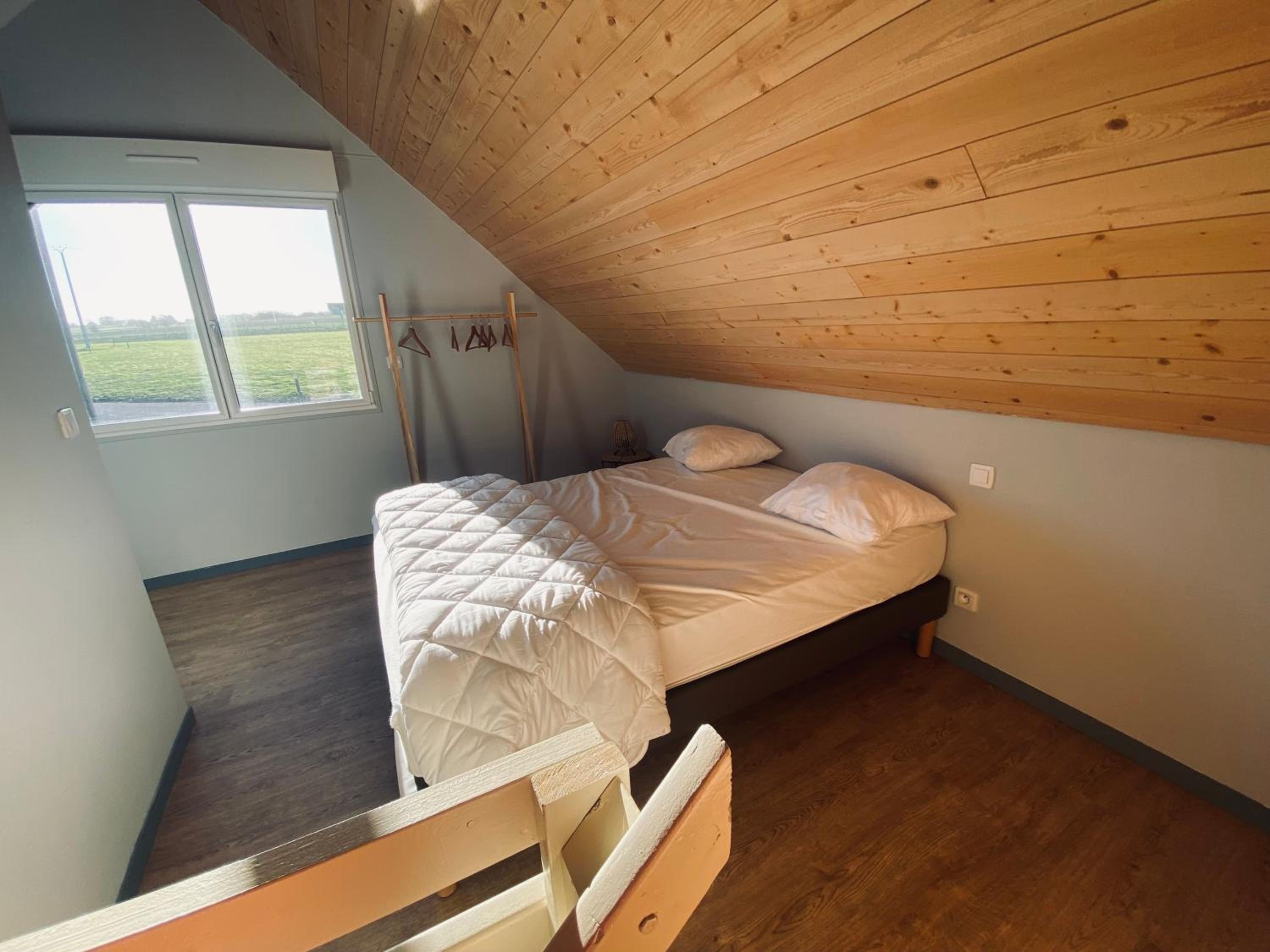 Apartment with Terrace - Photo 4