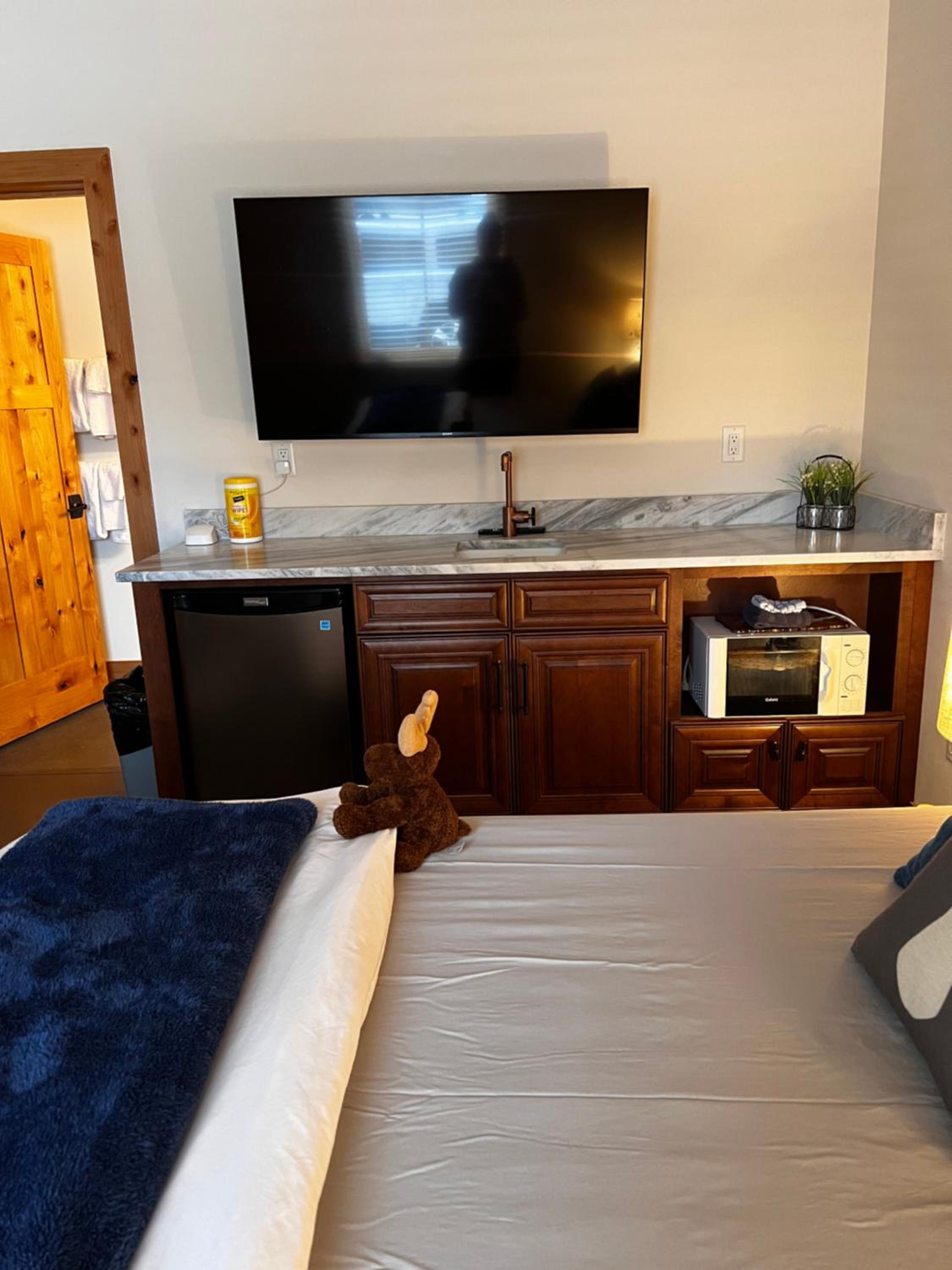Queen Room - Disability Access photo 2