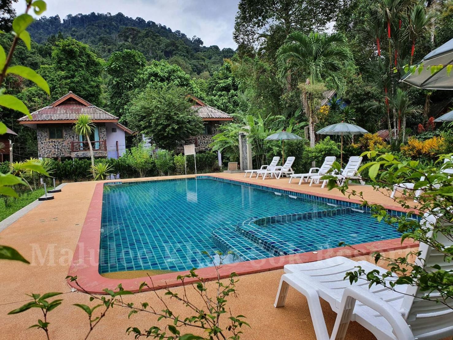 Bungalow - Water Front  - Photo 2