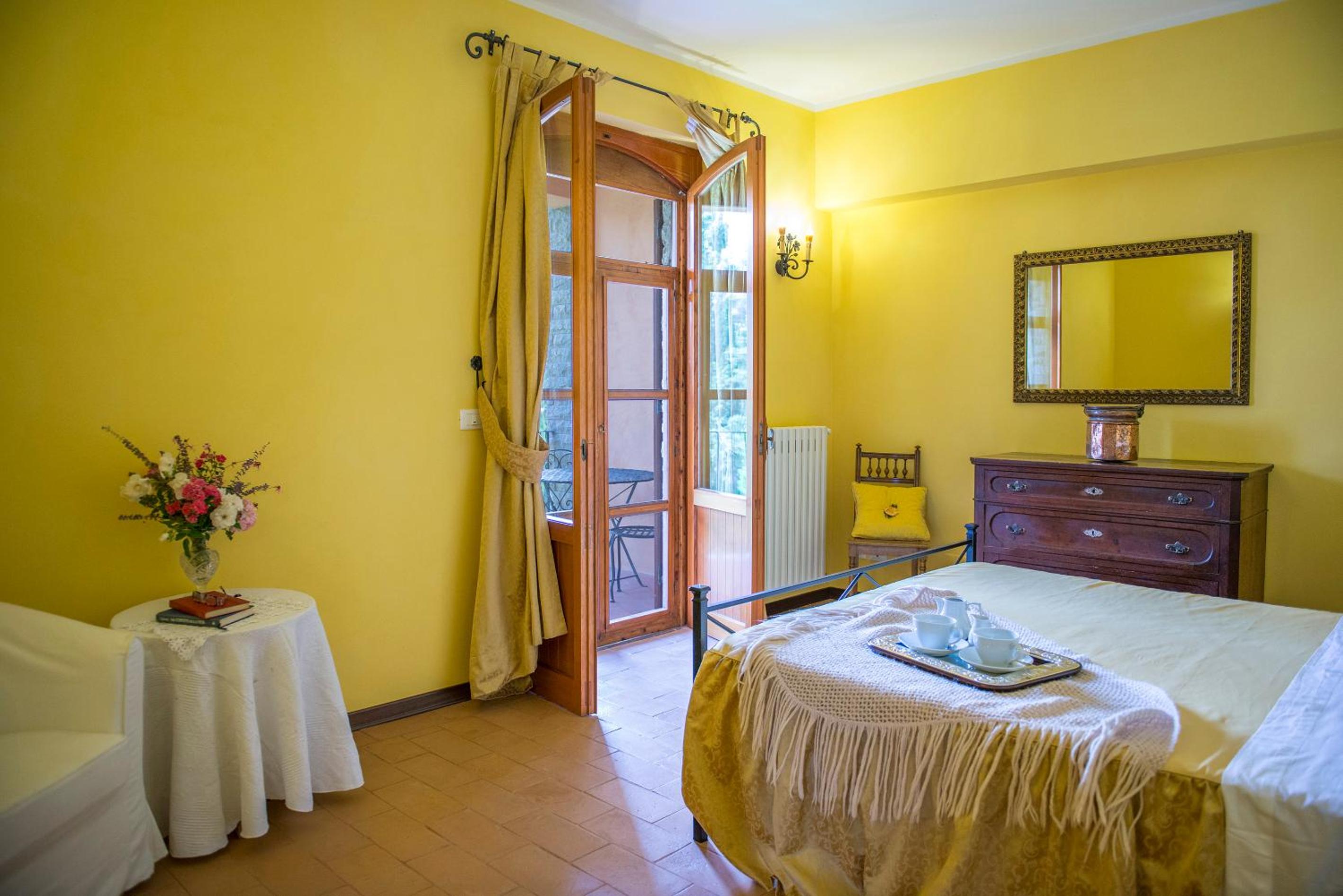 Deluxe Double Room with Balcony photo 1
