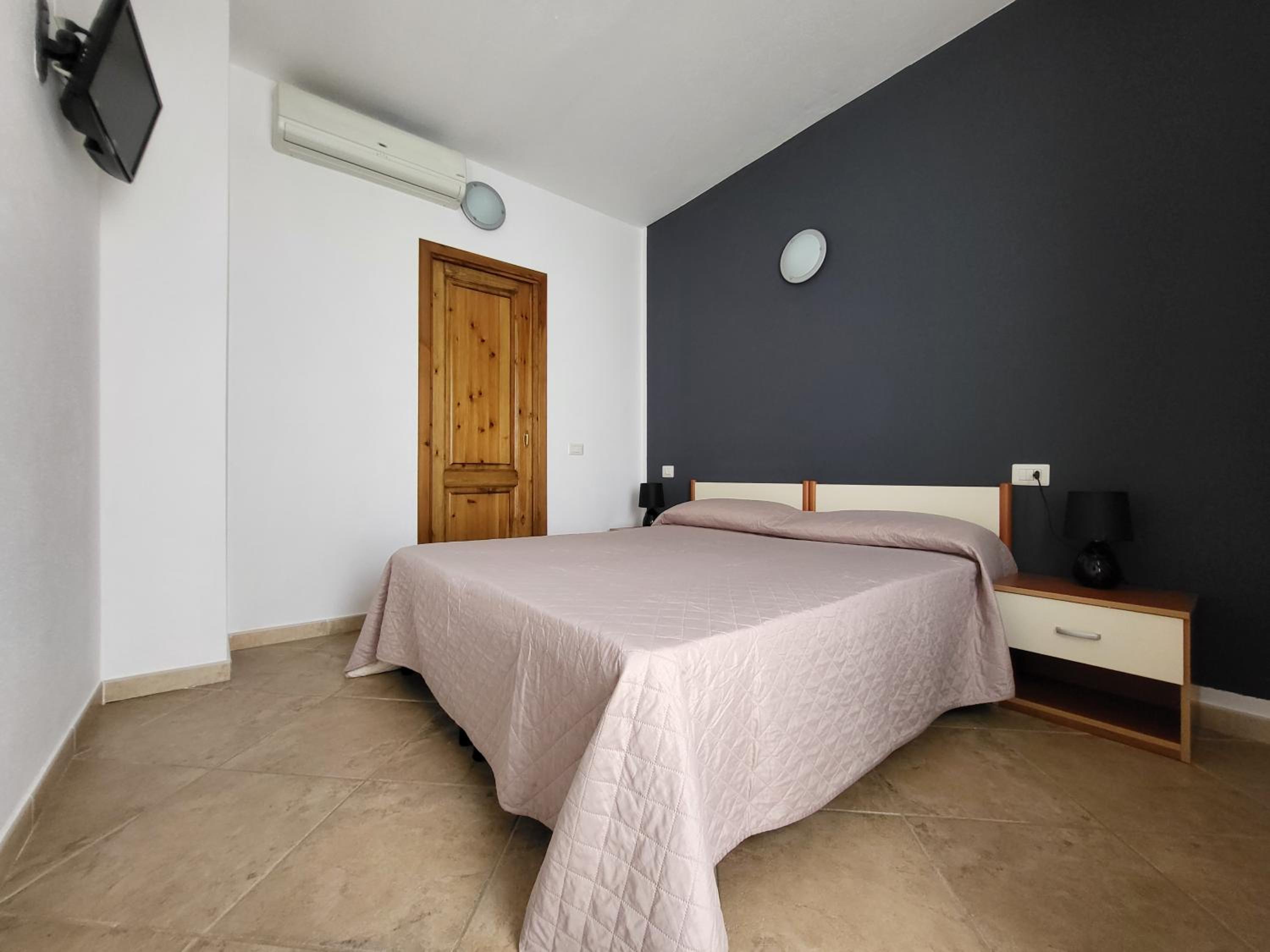 Small Double Room photo 2
