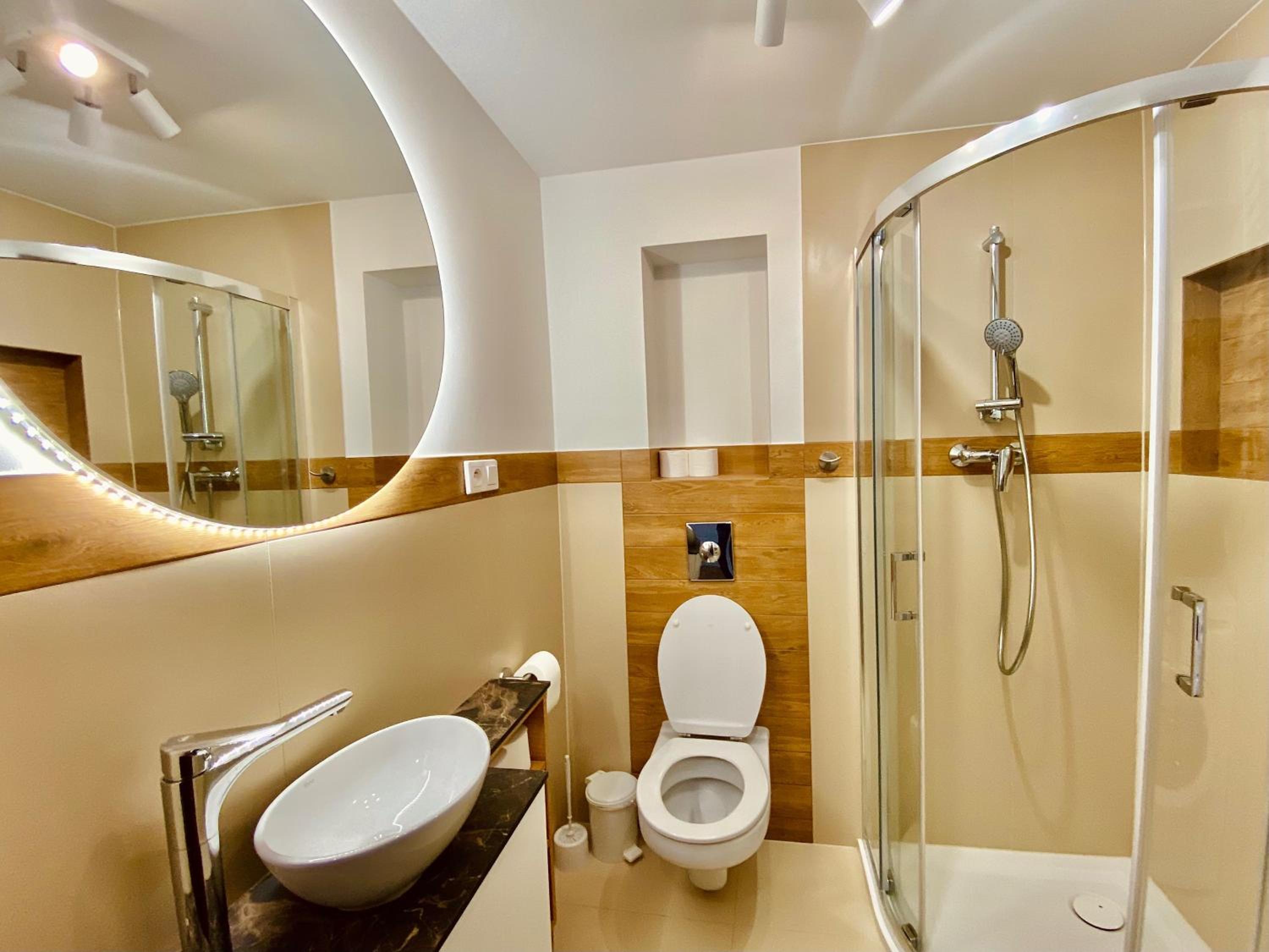 One-Bedroom Apartment - Photo 3