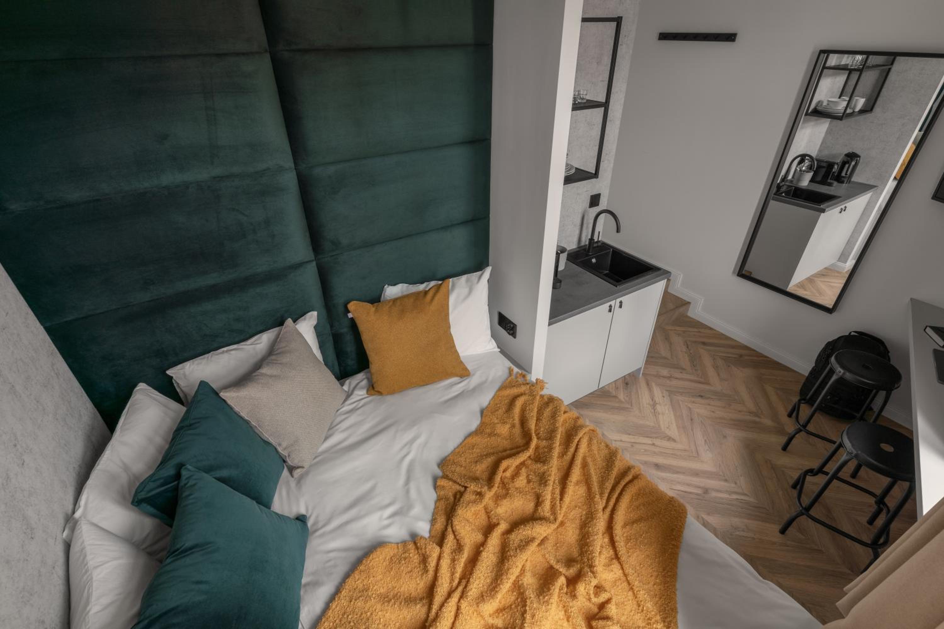 Double Room - Photo 8