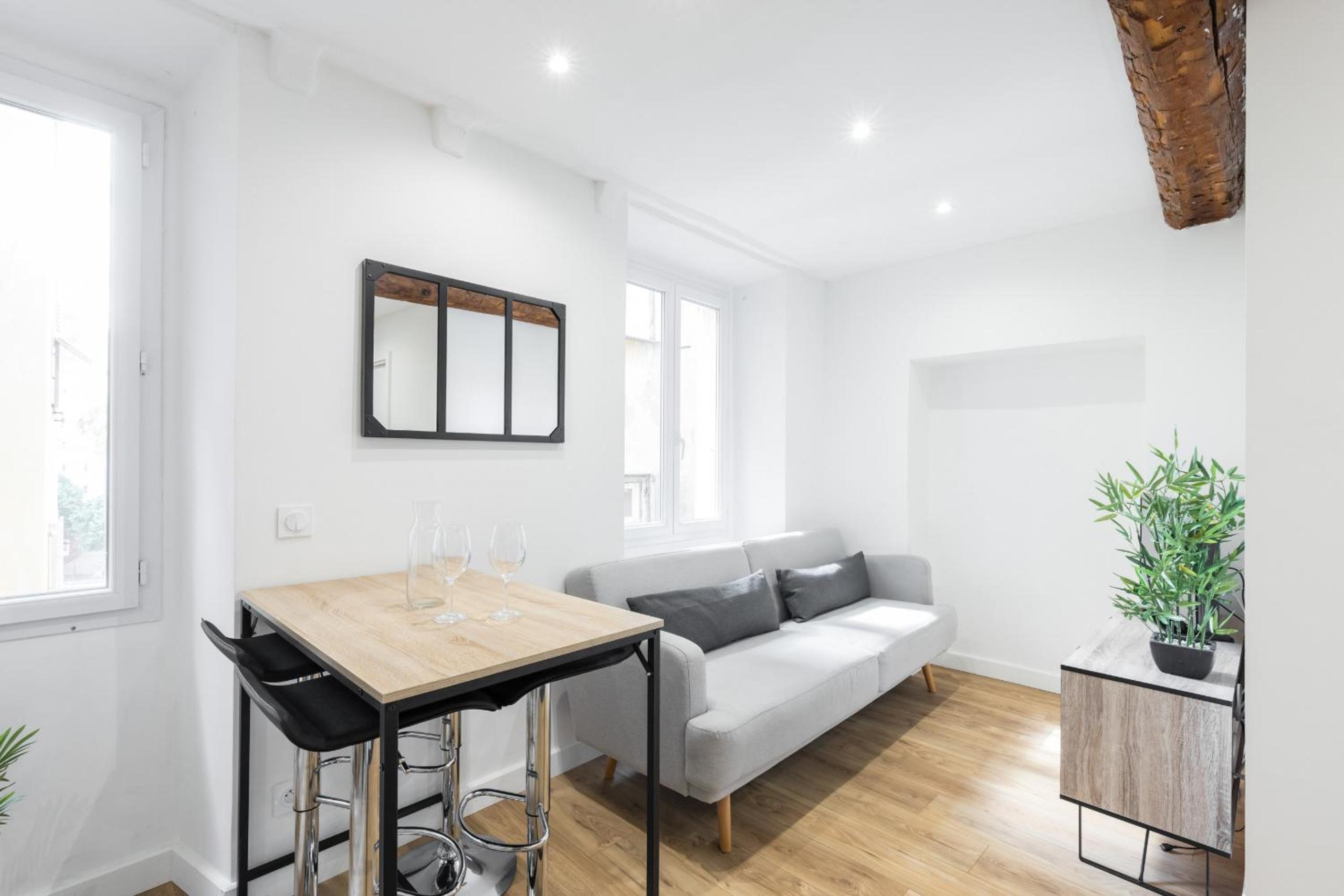One-Bedroom Apartment