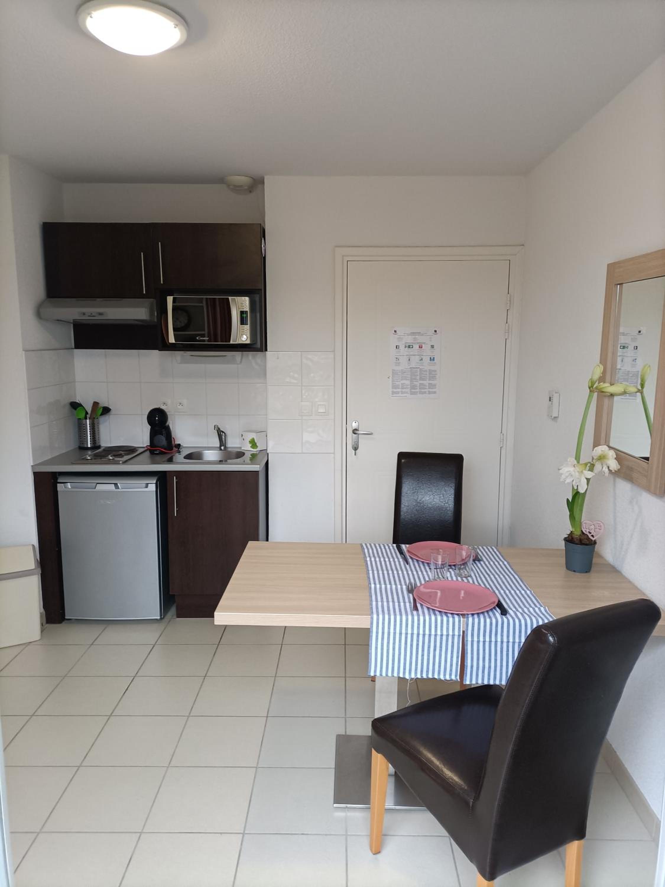 Apartment with Terrace photo 3