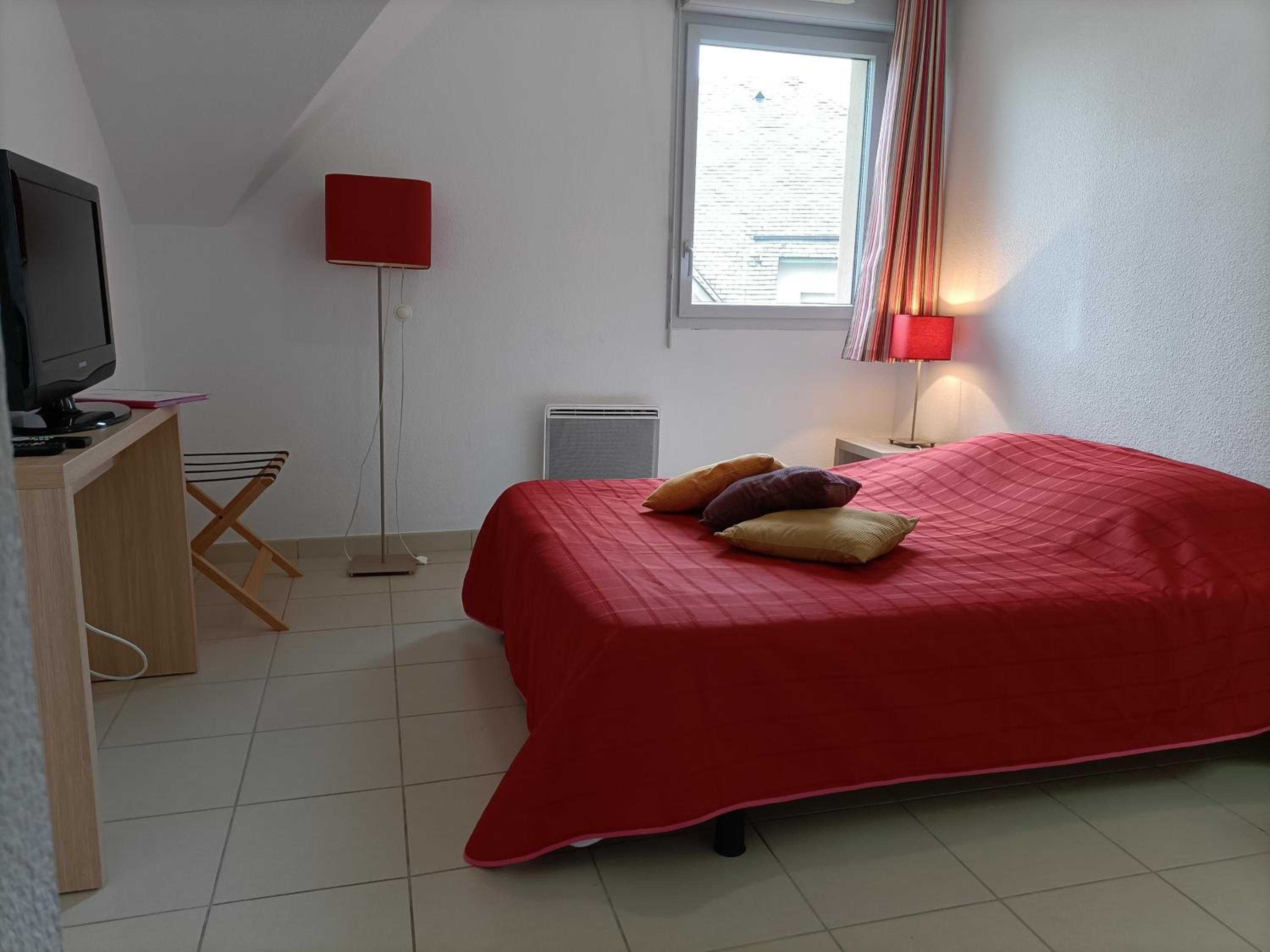 Apartment with Terrace photo 3