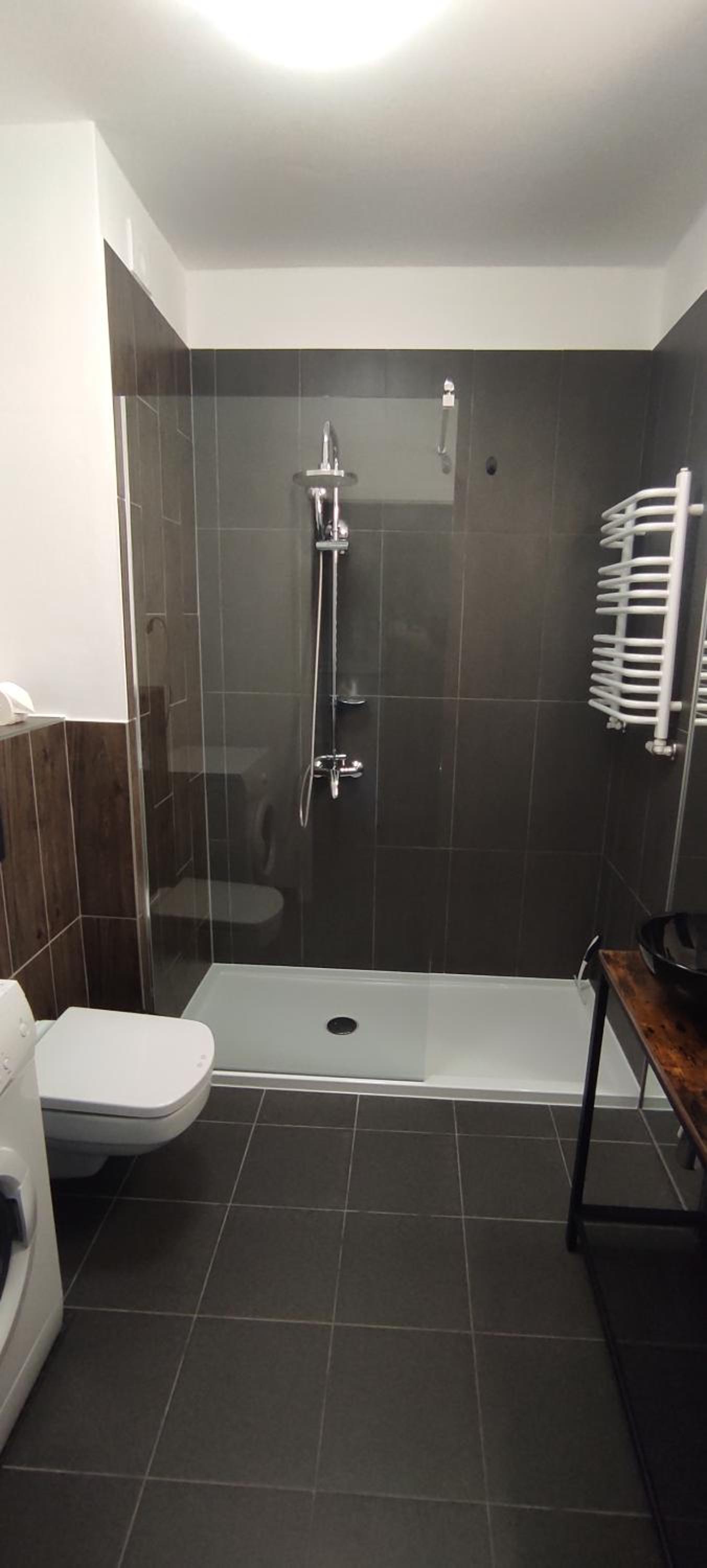 One-Bedroom Apartment - Photo 2
