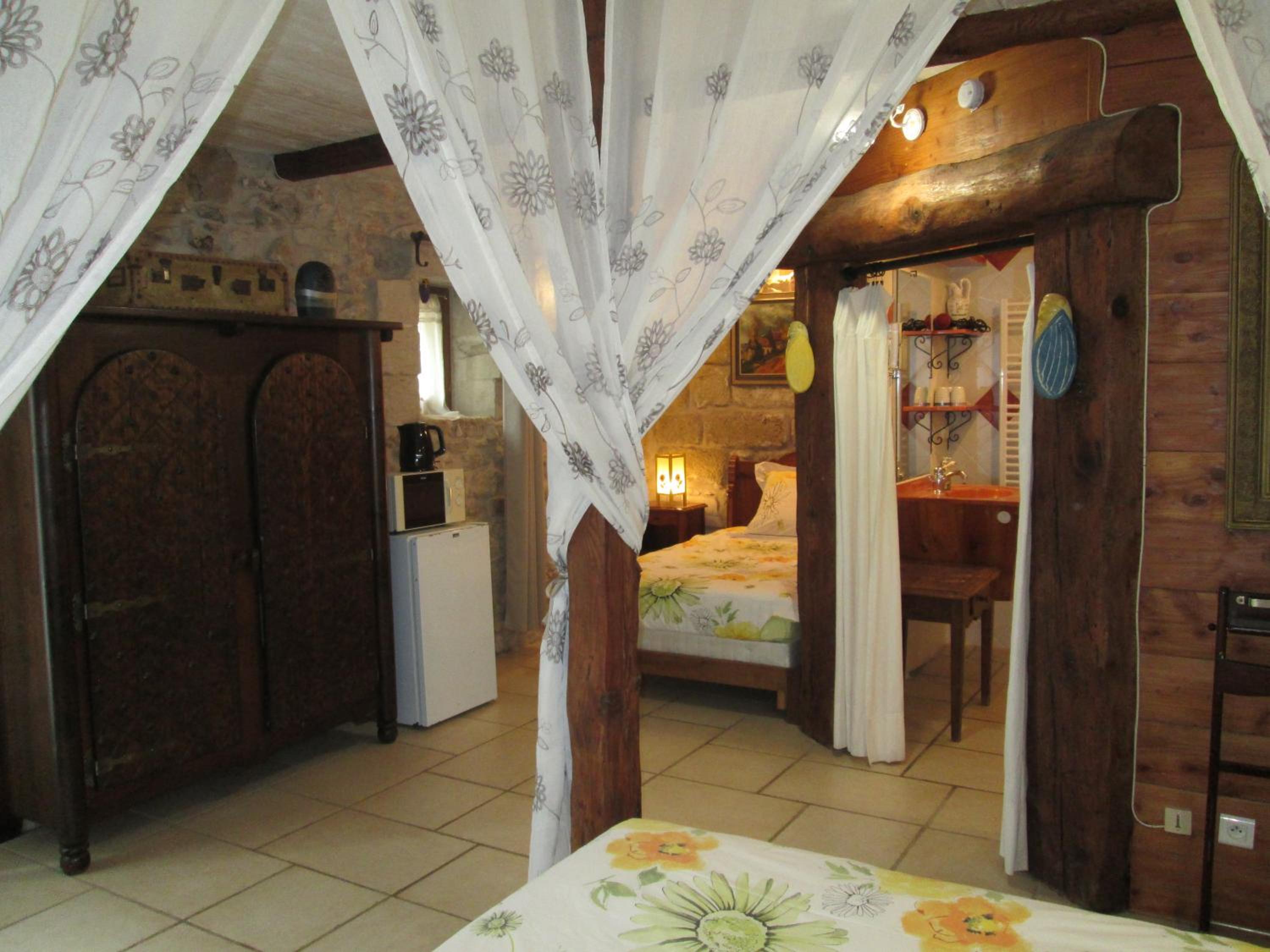 Triple Room with Private Bathroom photo 3