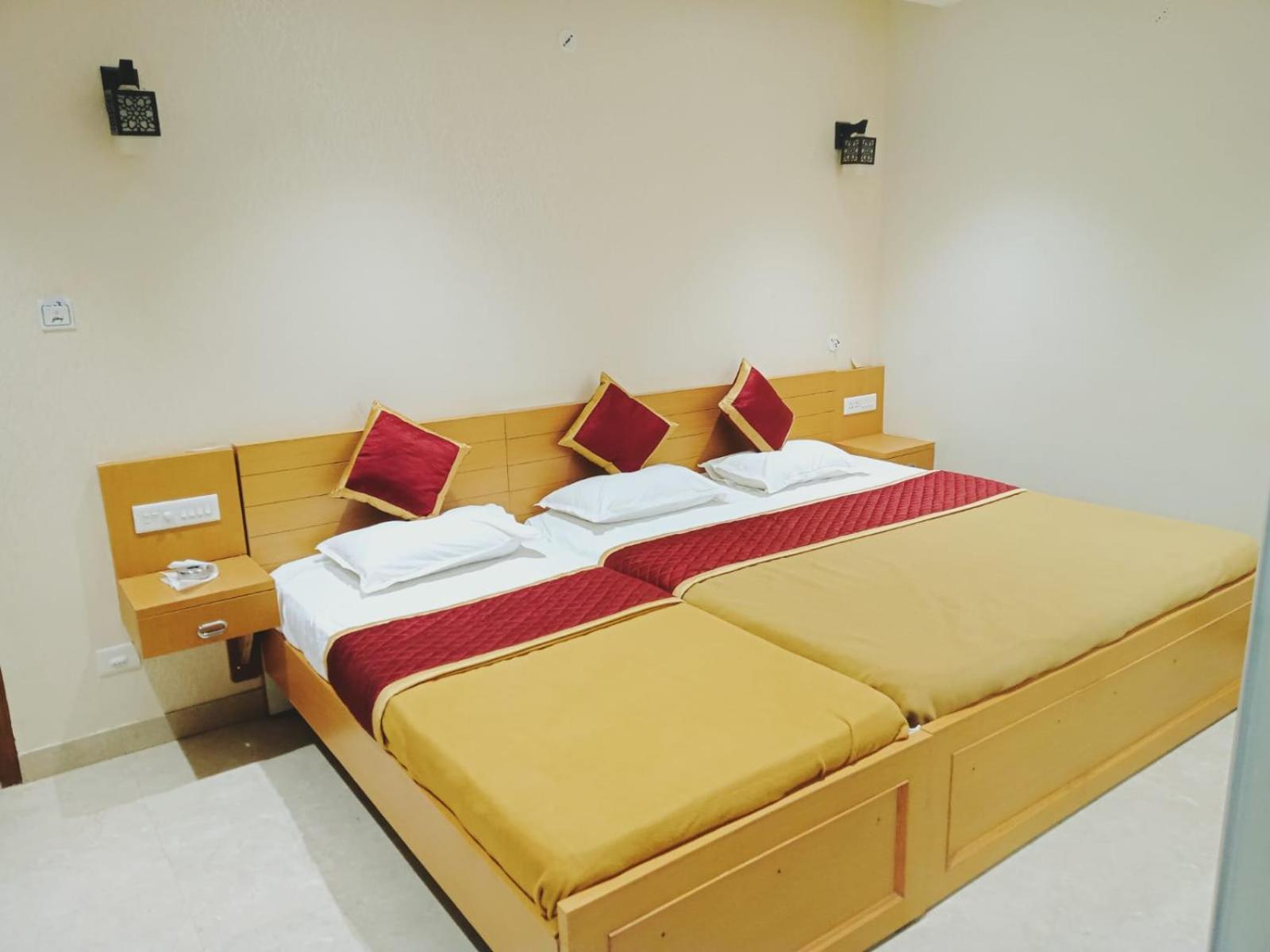 Triple Room with City View