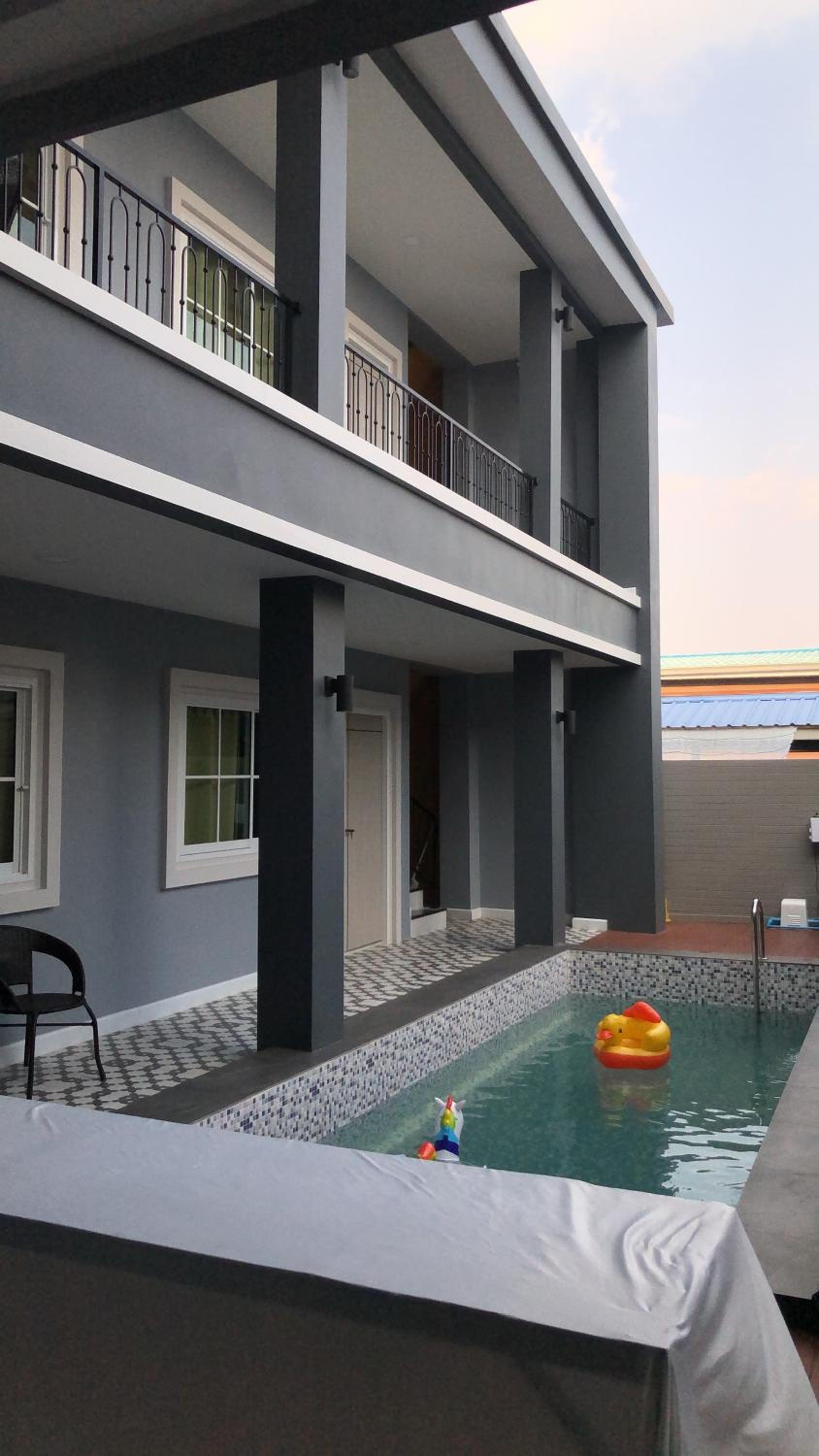 King Room with Pool View photo 2
