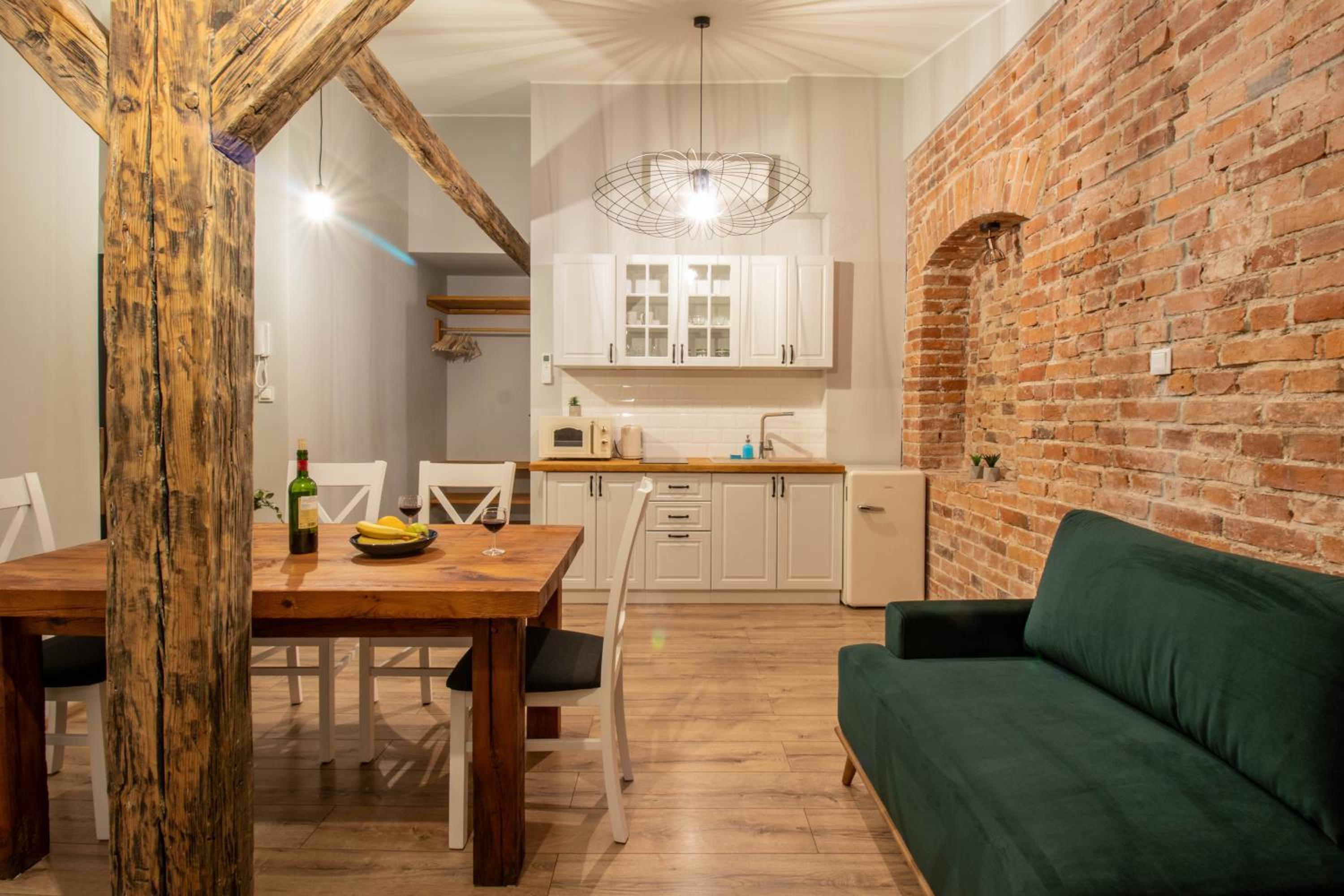 One-Bedroom Apartment - Photo 11