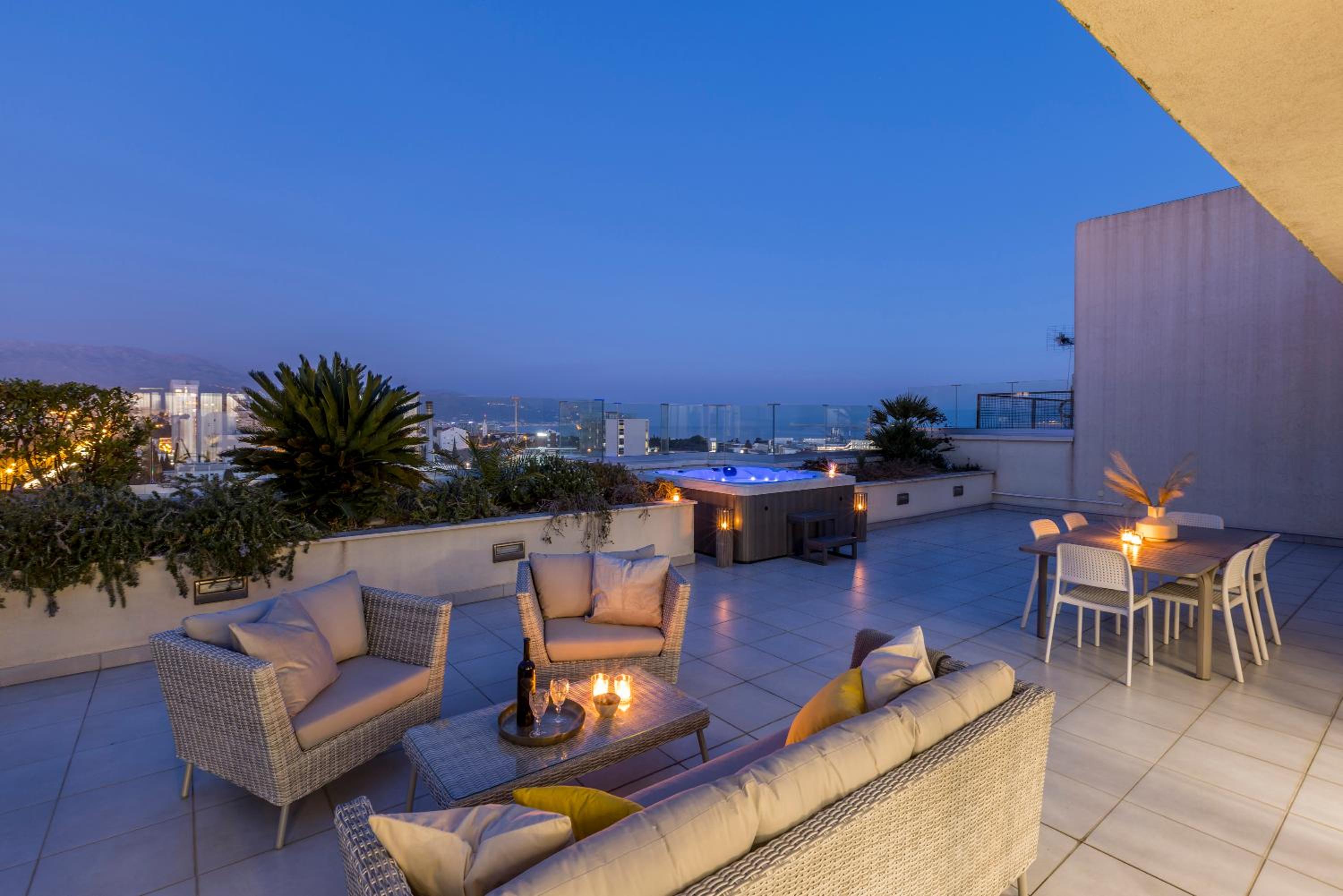 Penthouse Apartment - Photo 5