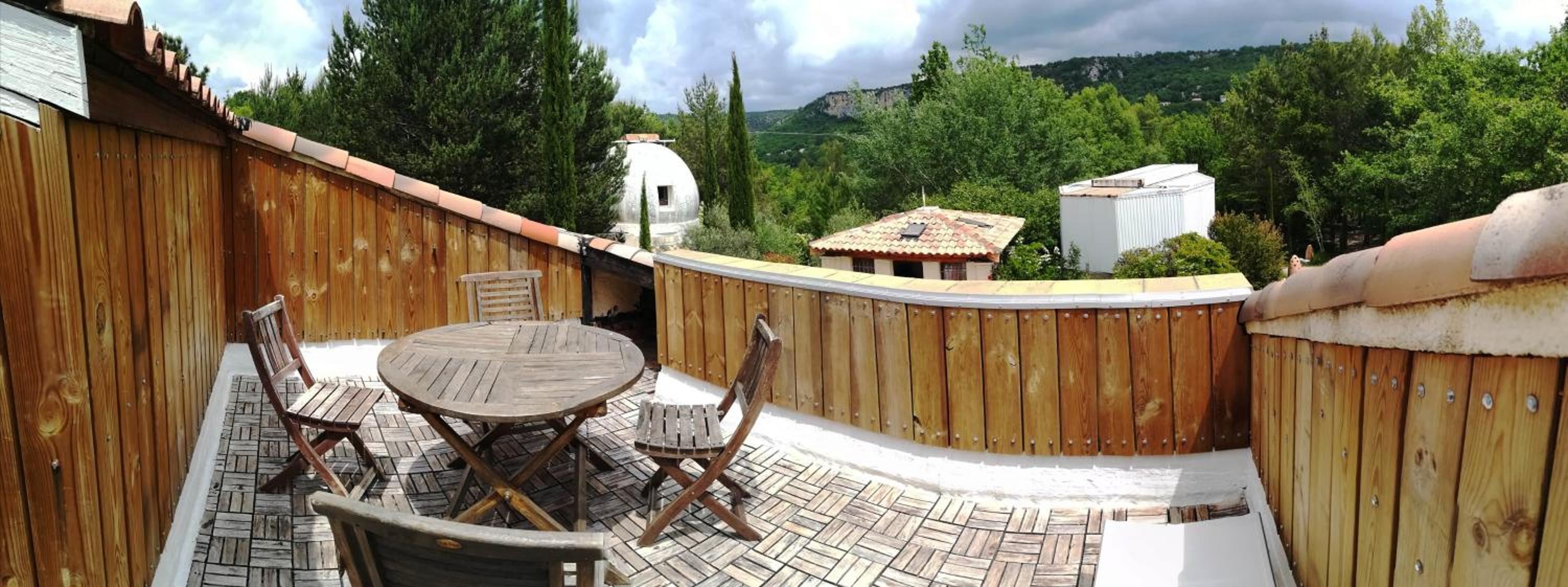 Apartment with Mountain View - Photo 1