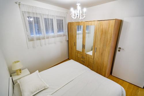 One-Bedroom Apartment - Photo 14