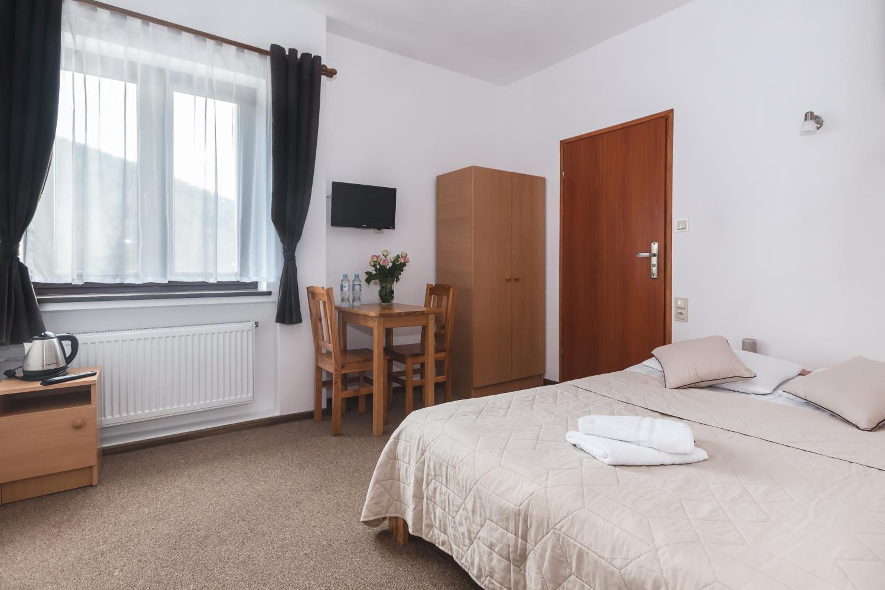 Double or Twin Room - Photo 1