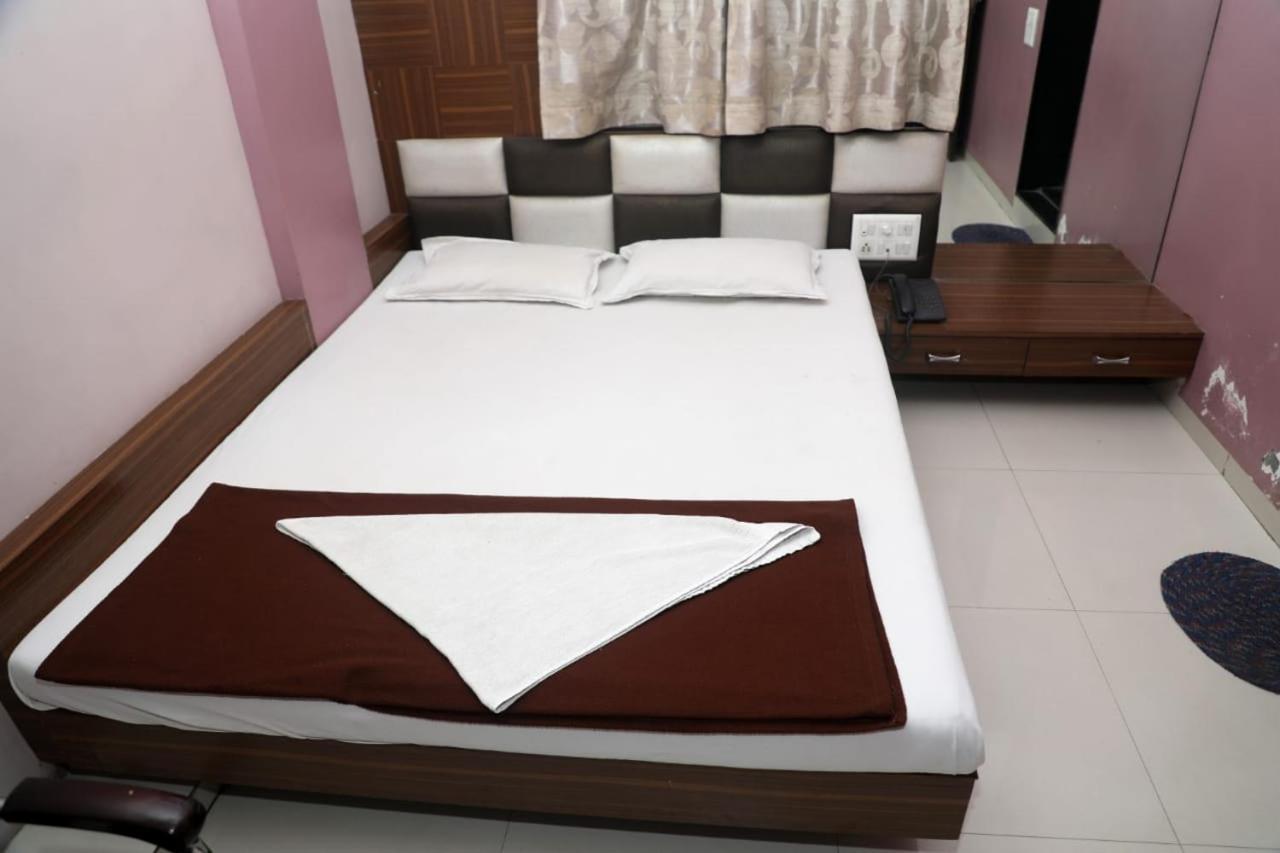 Standard Double Room - Photo 8