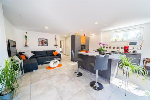 One-Bedroom Apartment - Photo 13