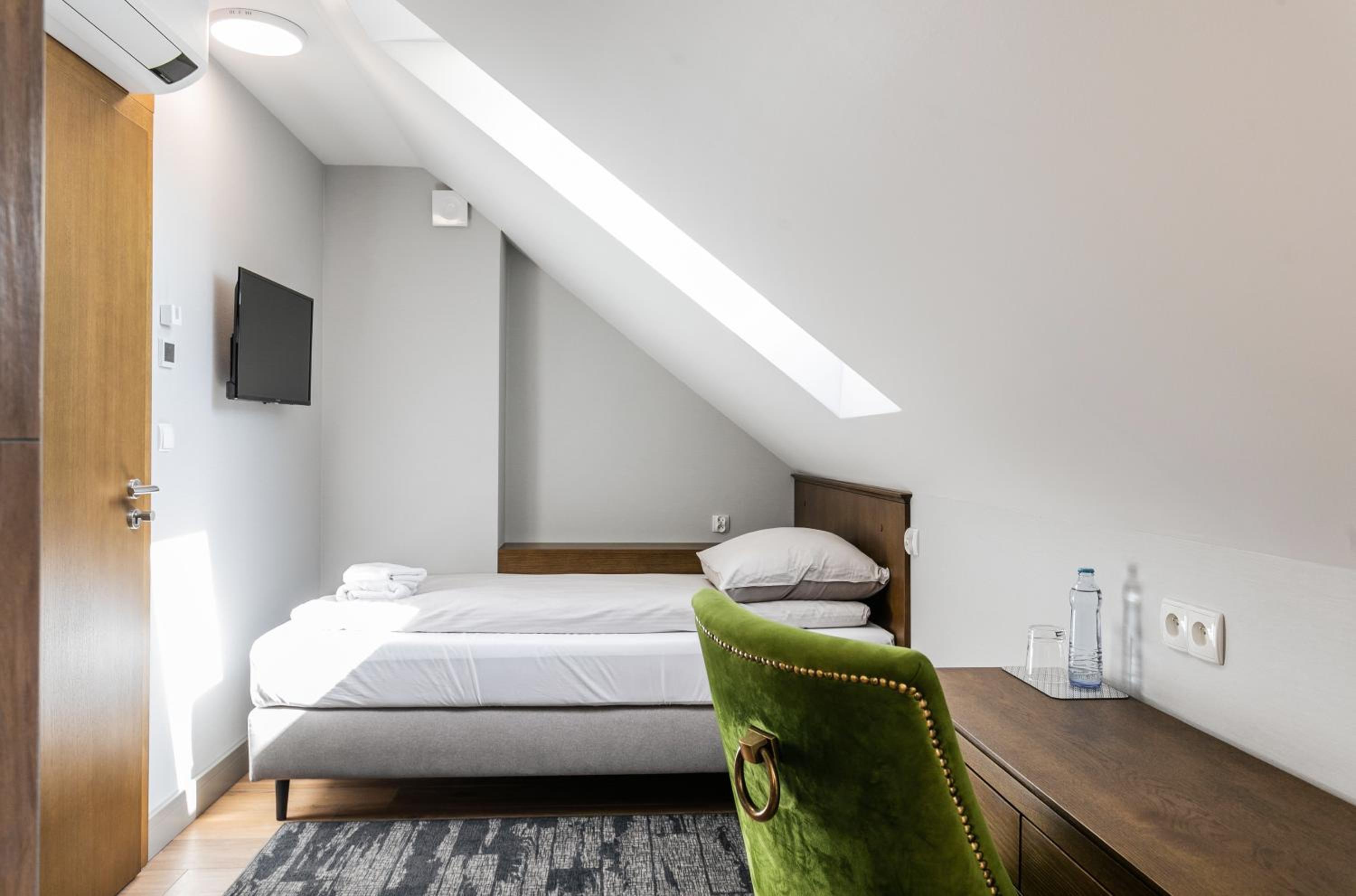 Small Double Room photo 1