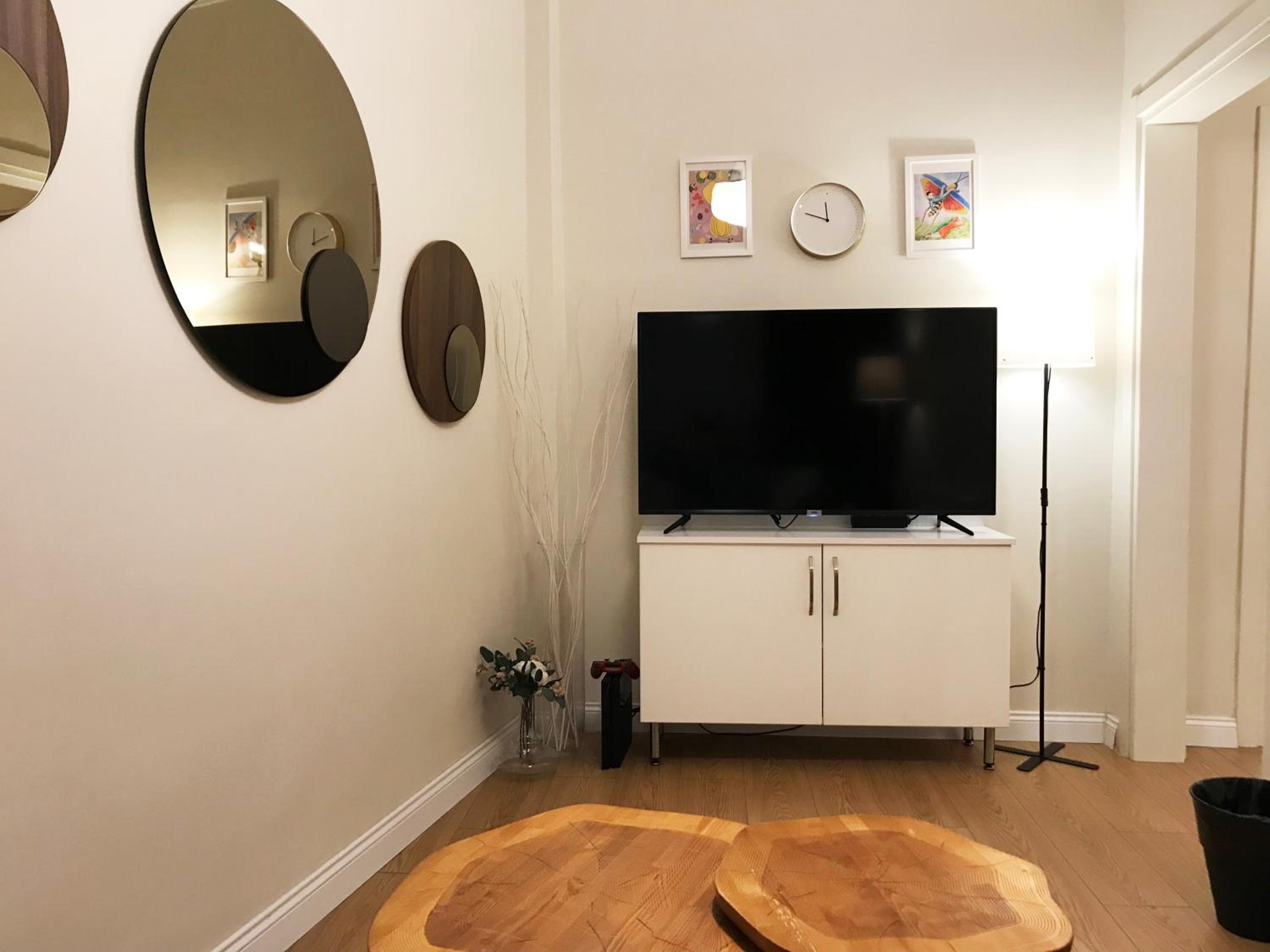 One-Bedroom Apartment photo 2