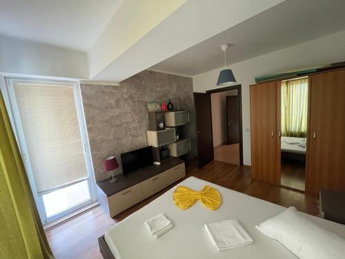 Two-Bedroom Apartment - Photo 5