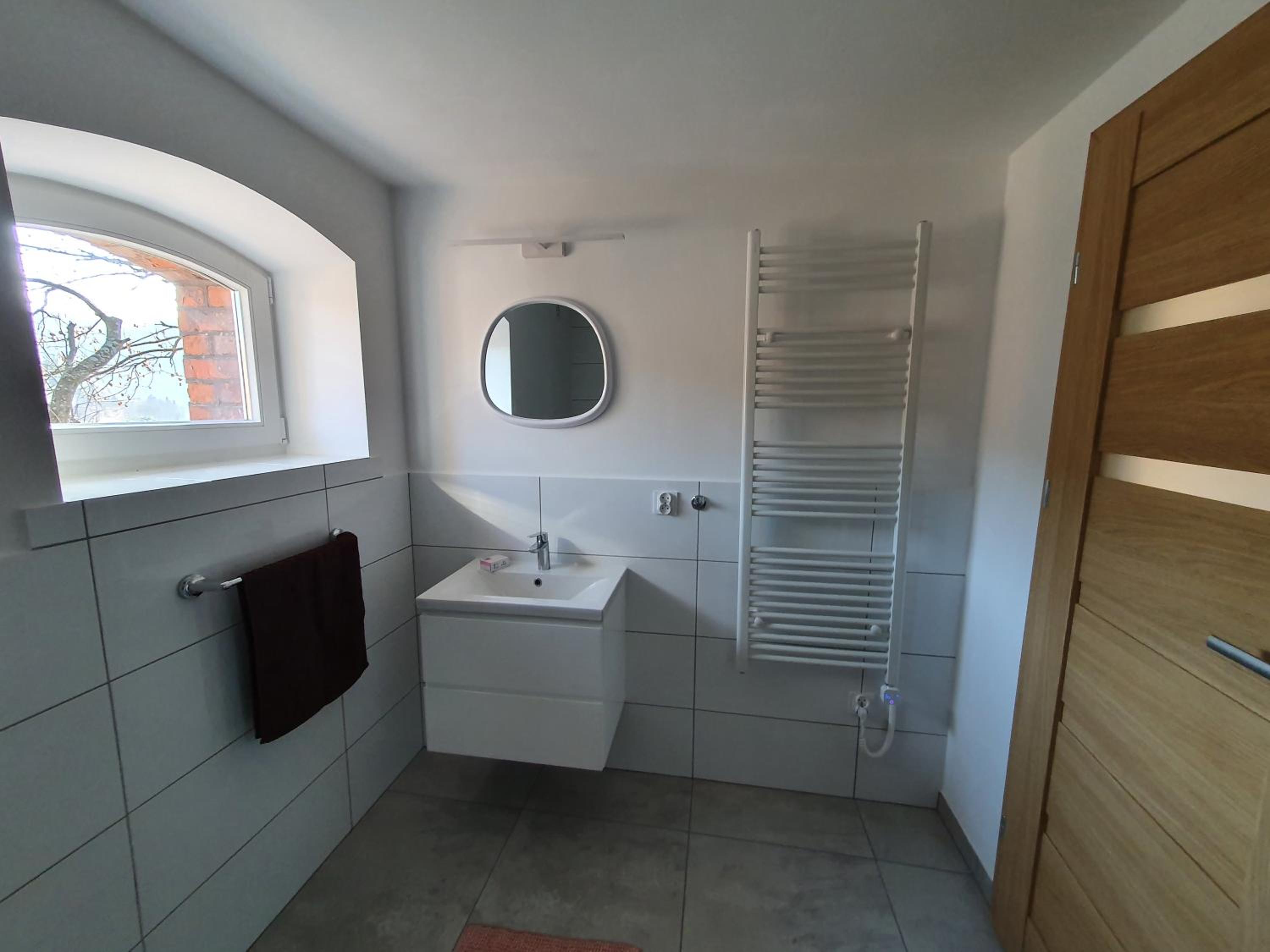 One-Bedroom Apartment - Photo 3