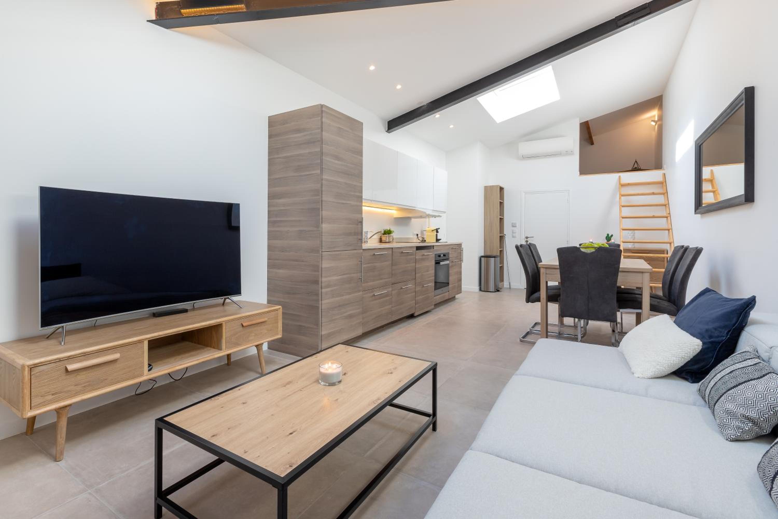 Two-Bedroom Apartment - Photo 2