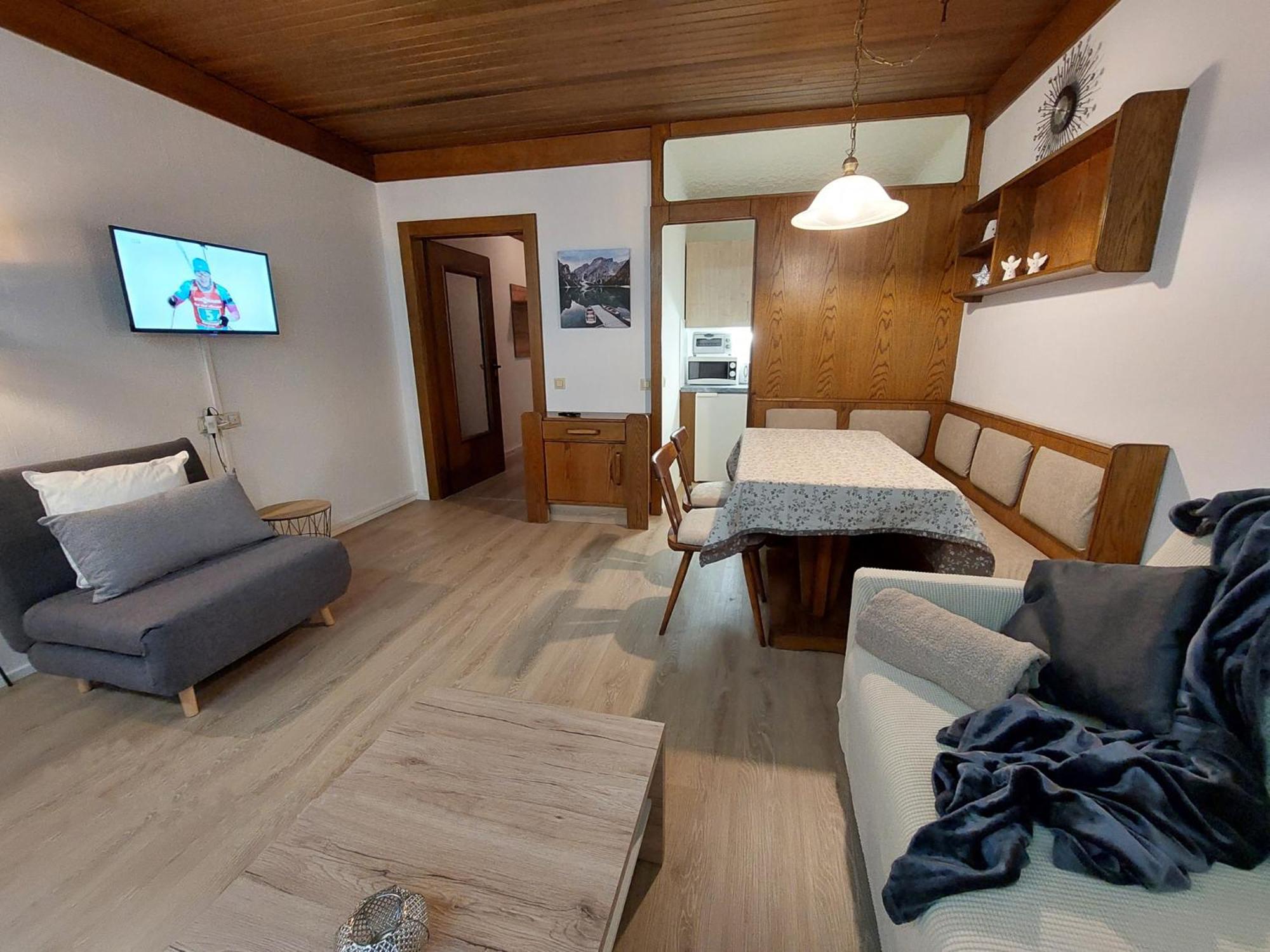 One-Bedroom Apartment photo 2