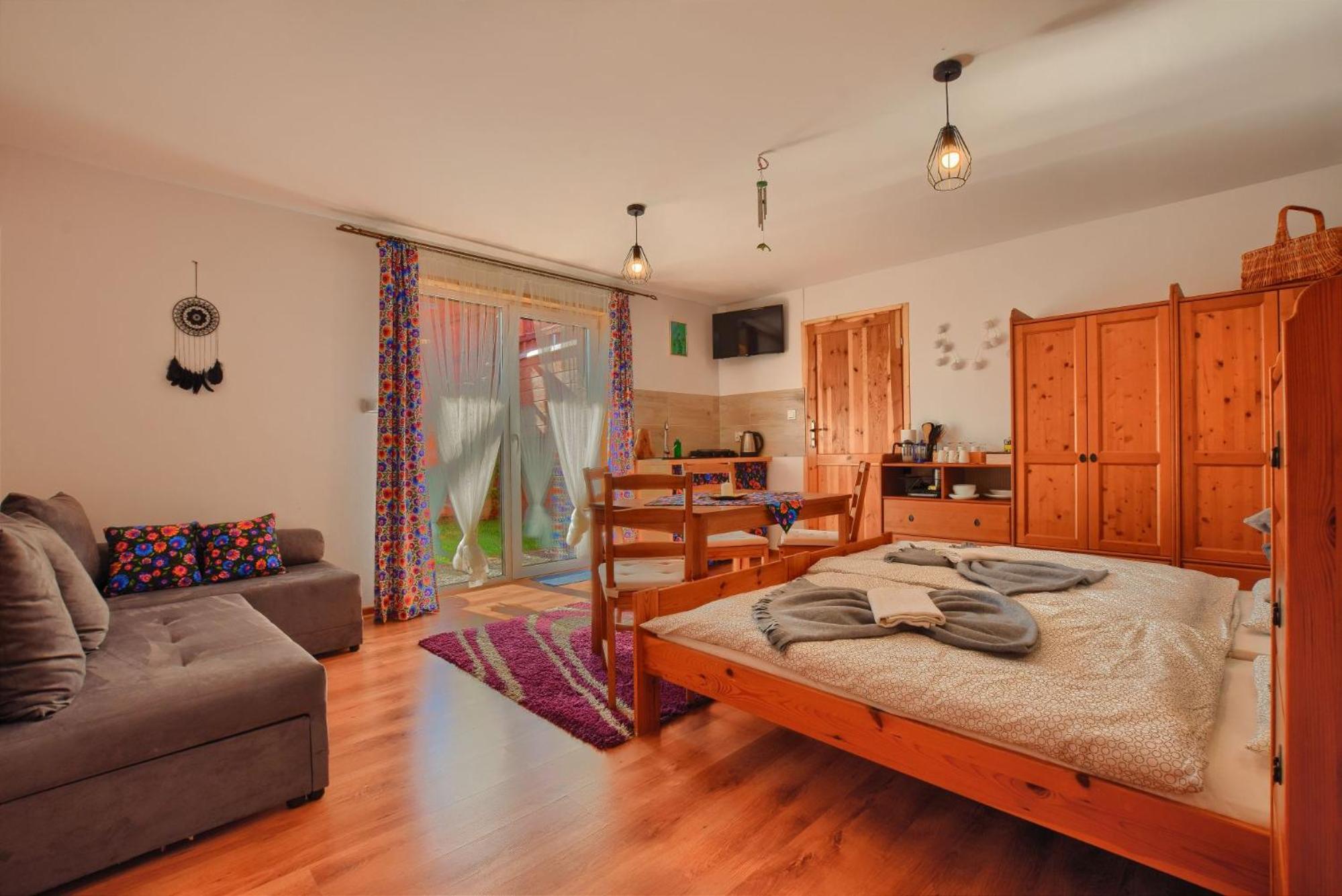 Apartment with Garden View