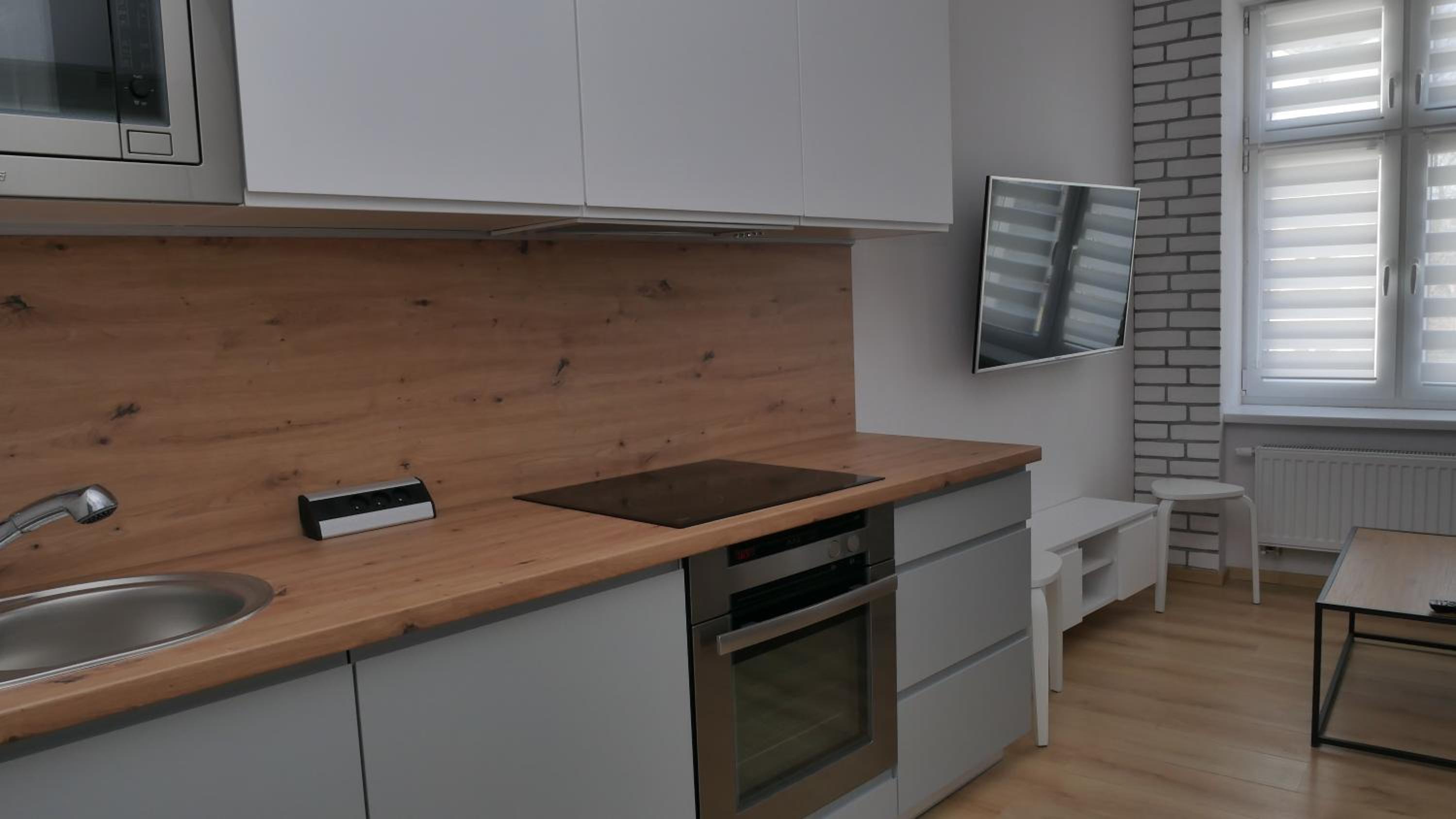 Apartment with Shower - Photo 2