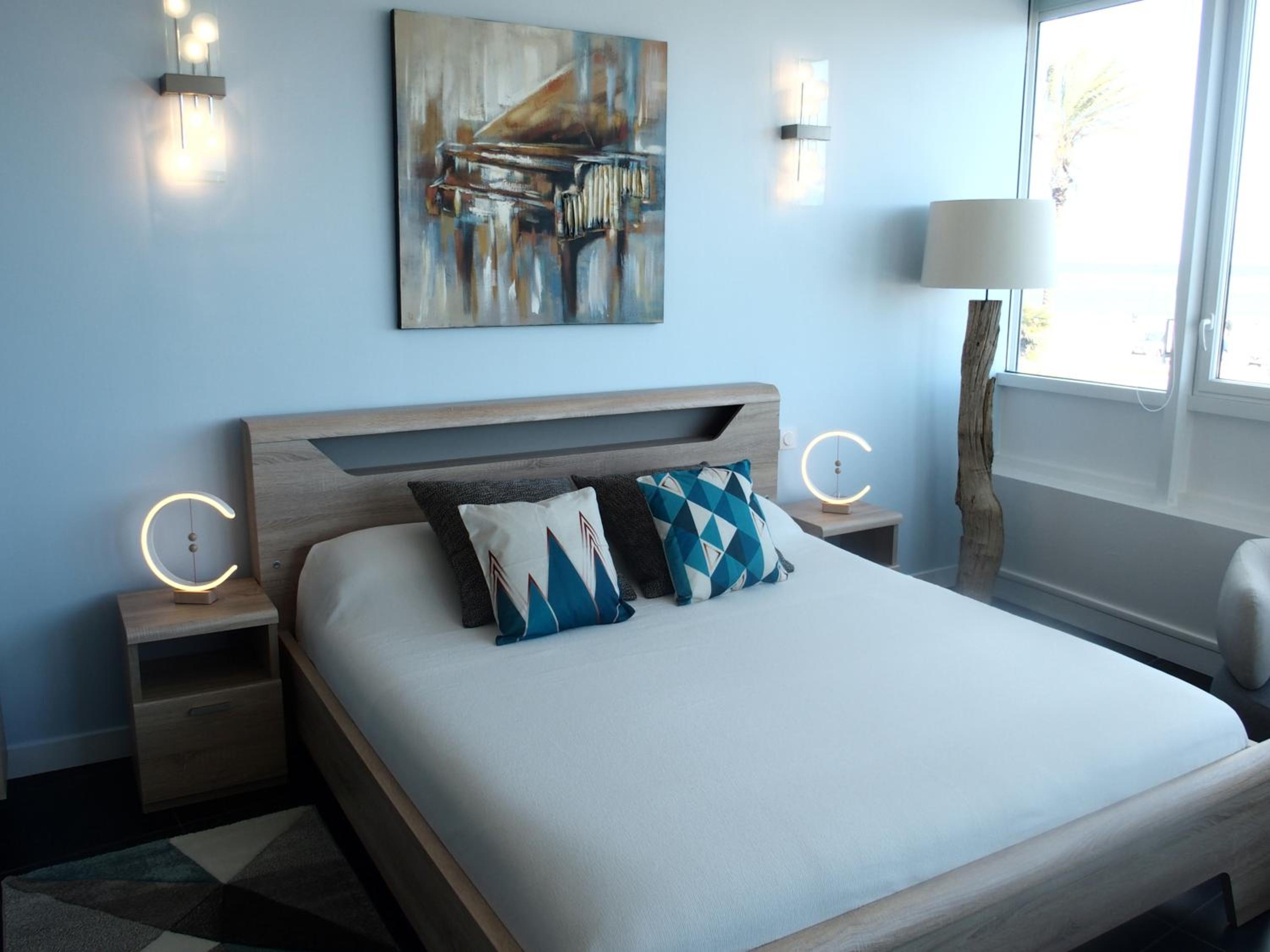 Signature Suite - Photo 1