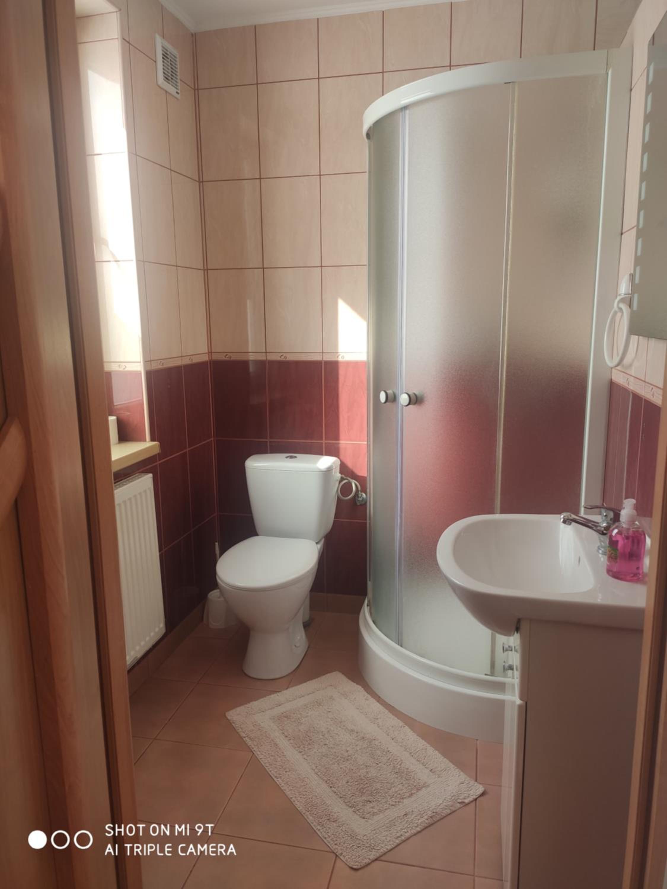 Double Room with Private Bathroom - Photo 1