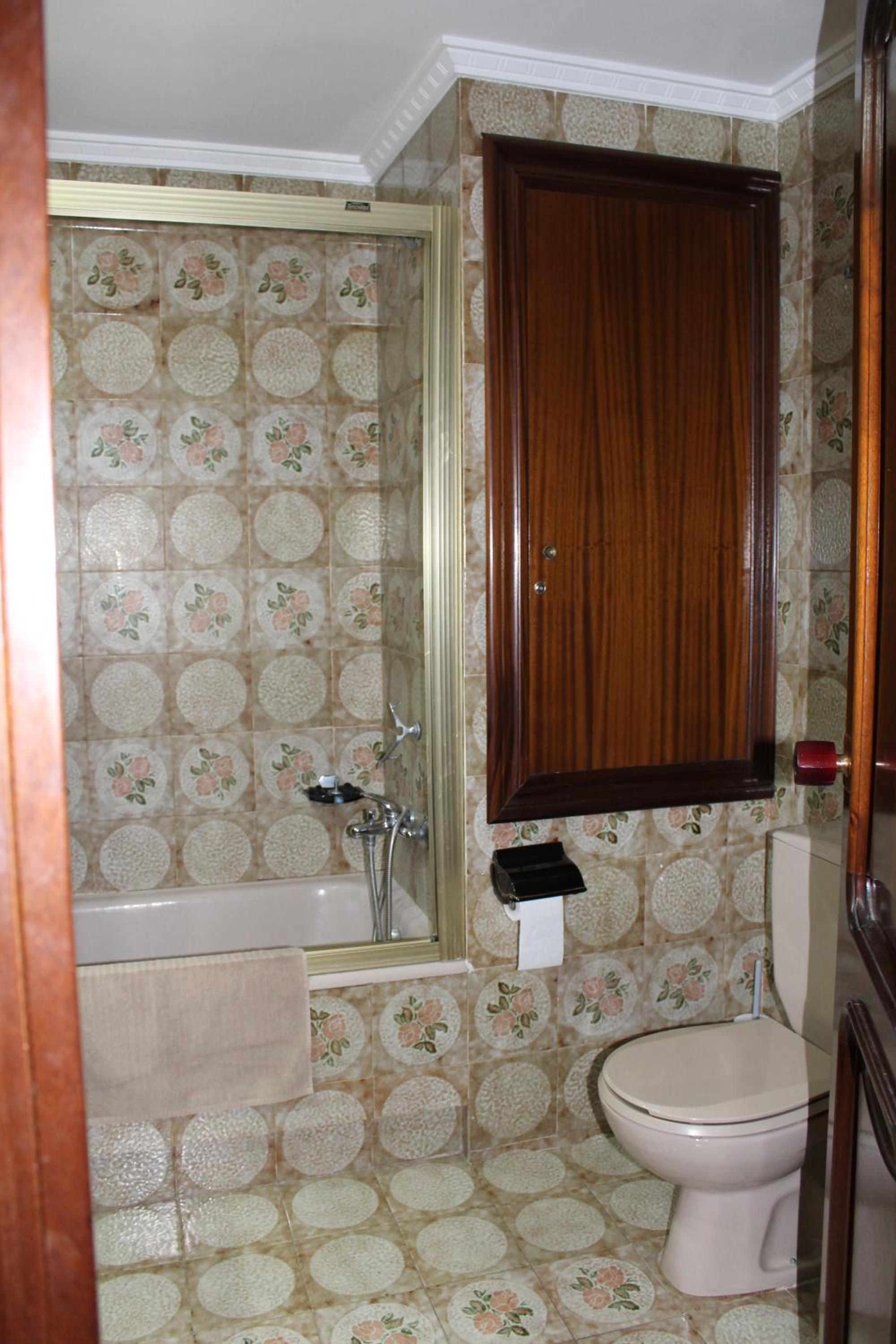 Apartment with Balcony photo 3