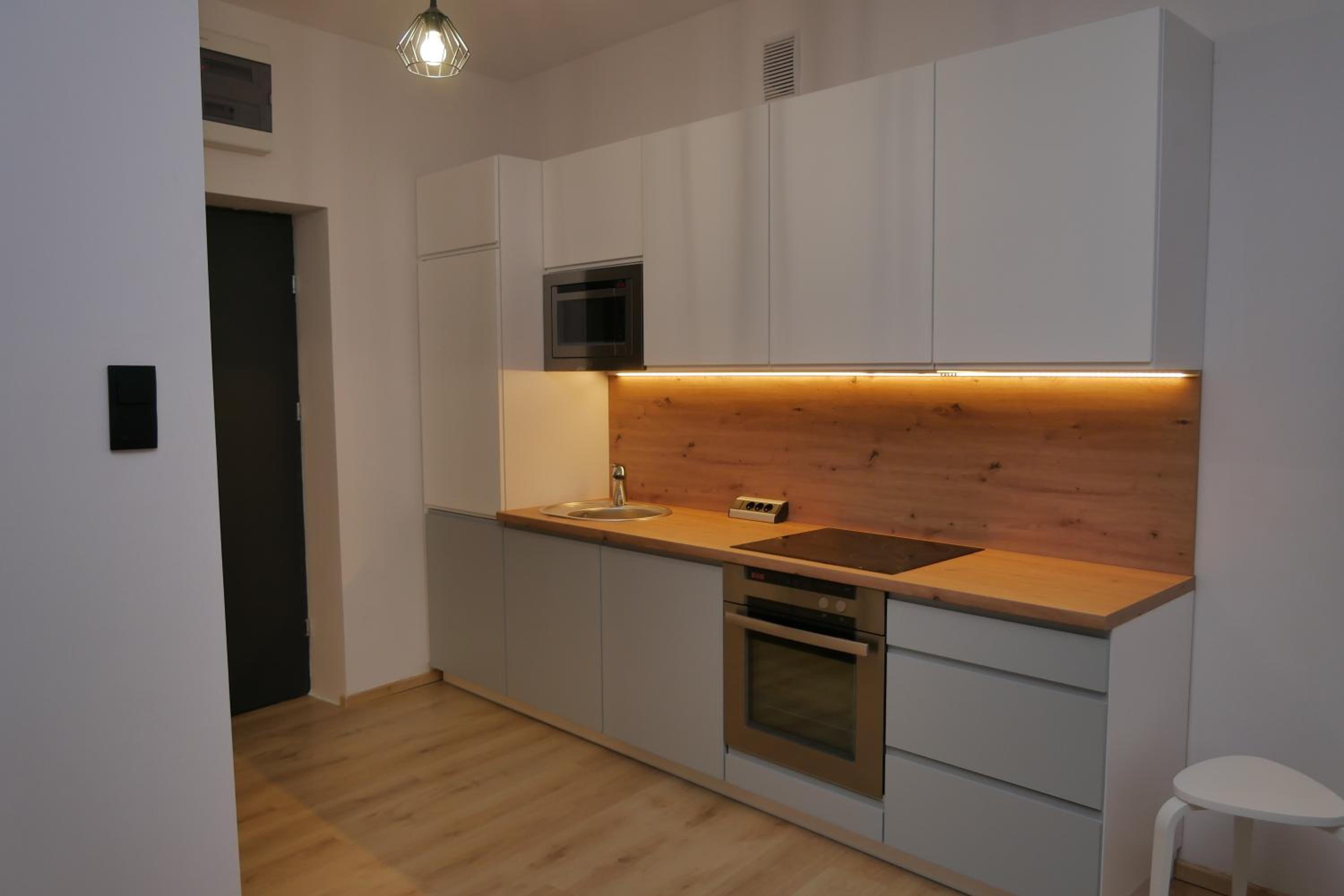 Apartment with Shower - Photo 4