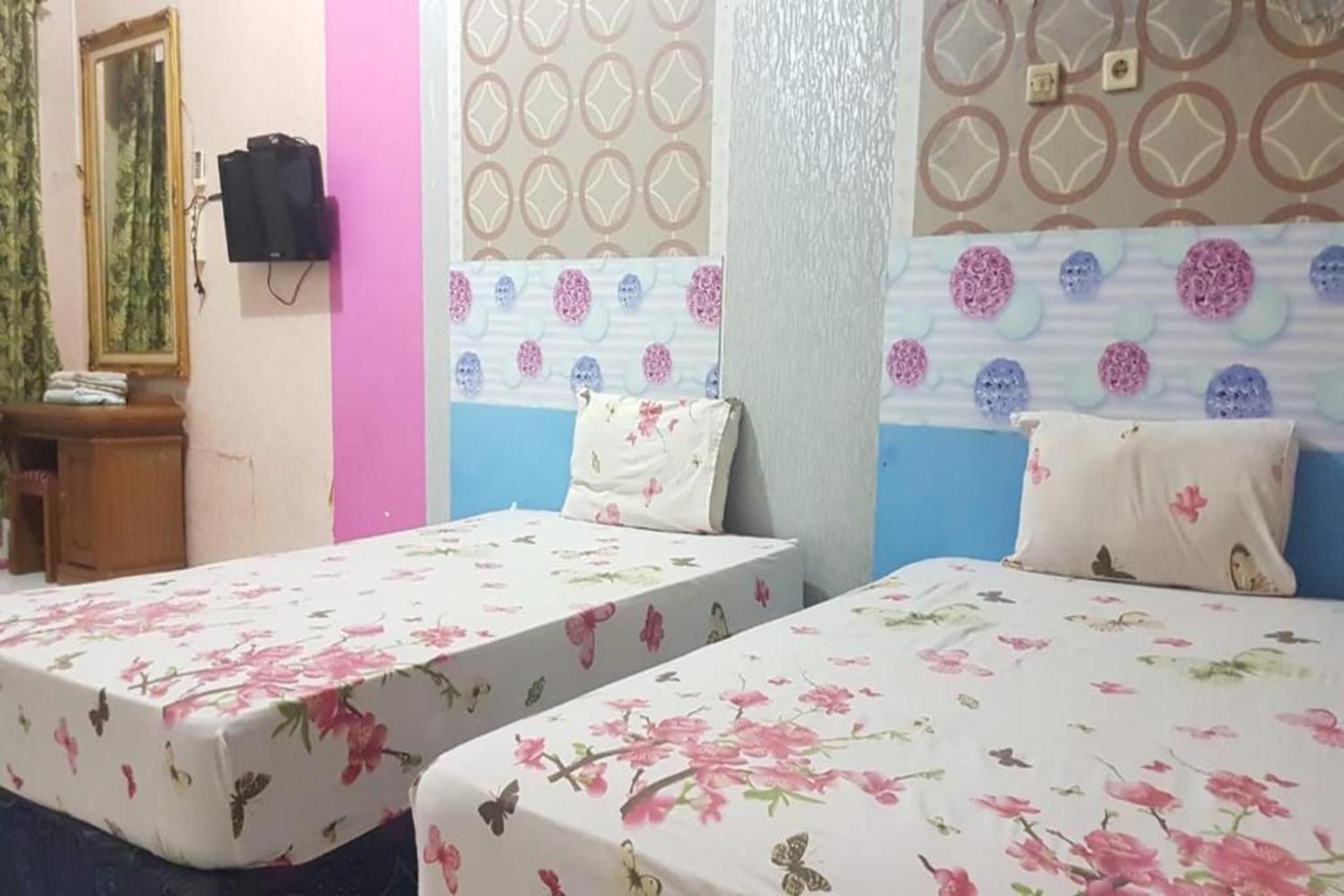 Small Twin Room