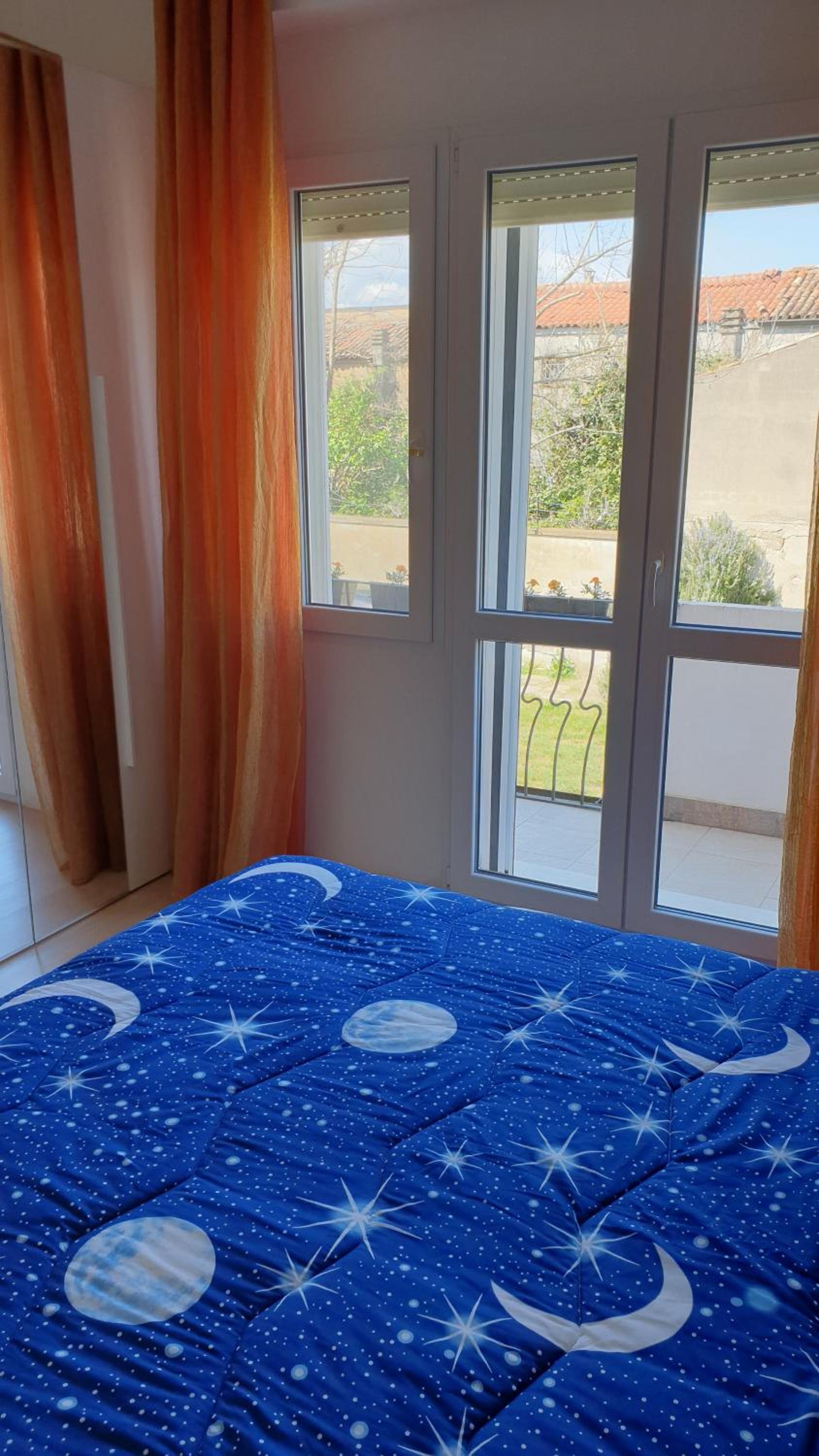 Deluxe Double Room with Extra Bed - Photo 9