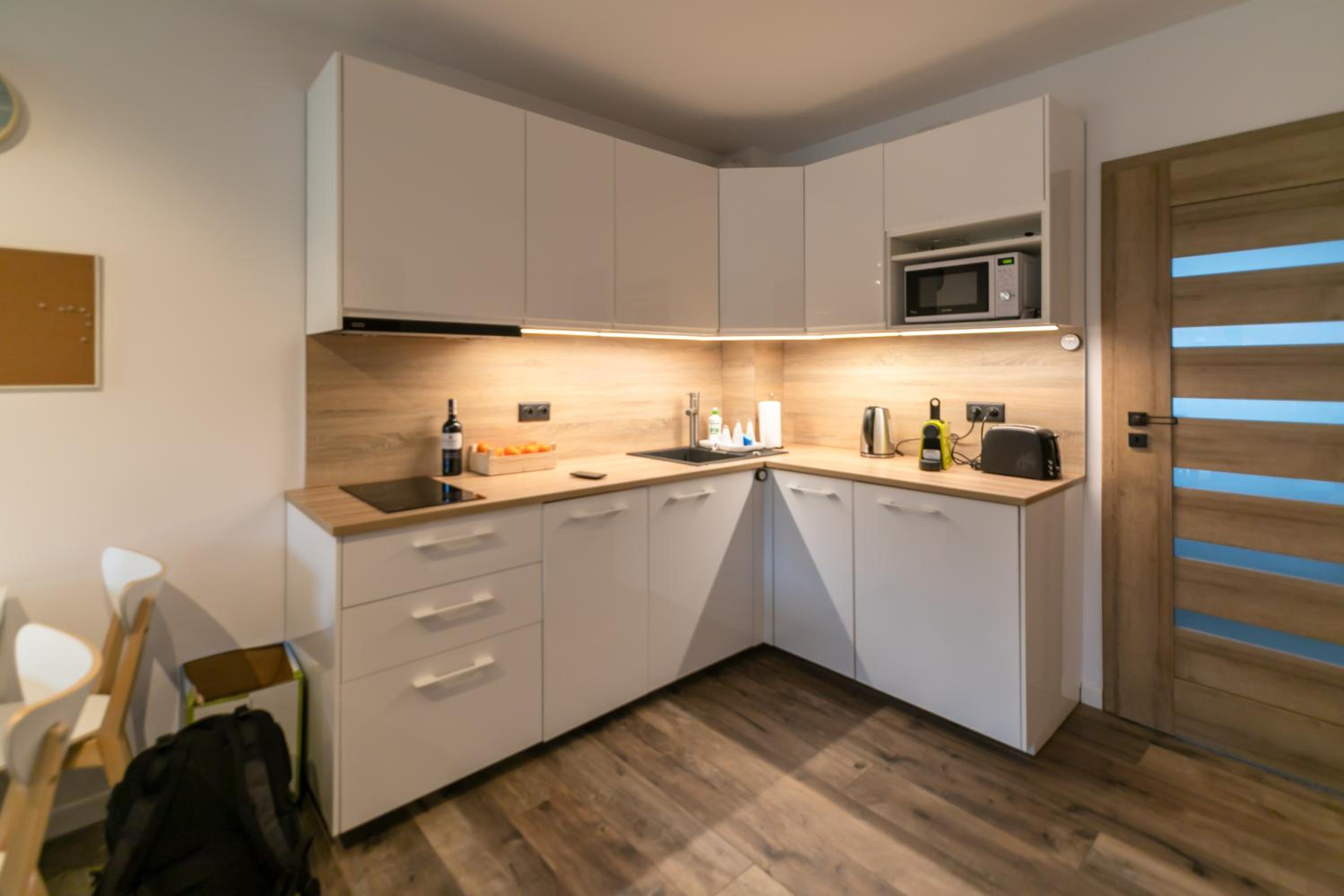 One-Bedroom Apartment - Photo 6