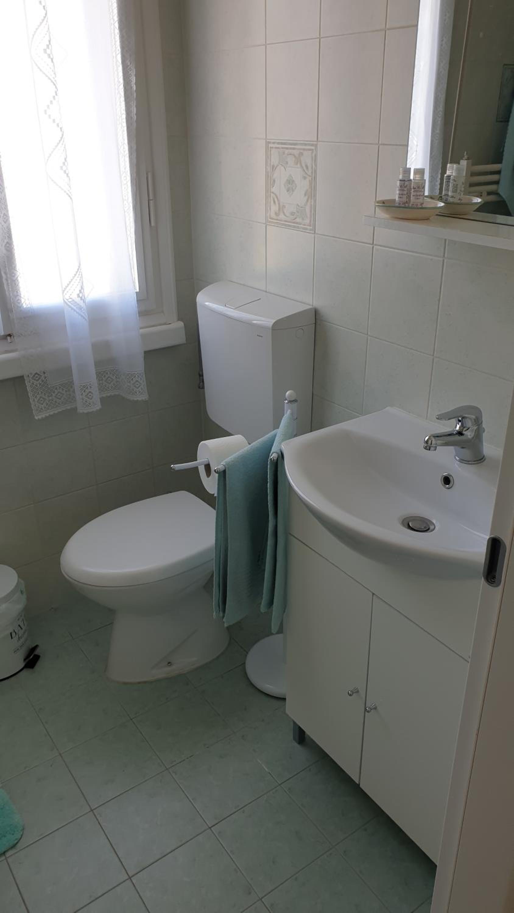 Family Room with Private Bathroom - Photo 41