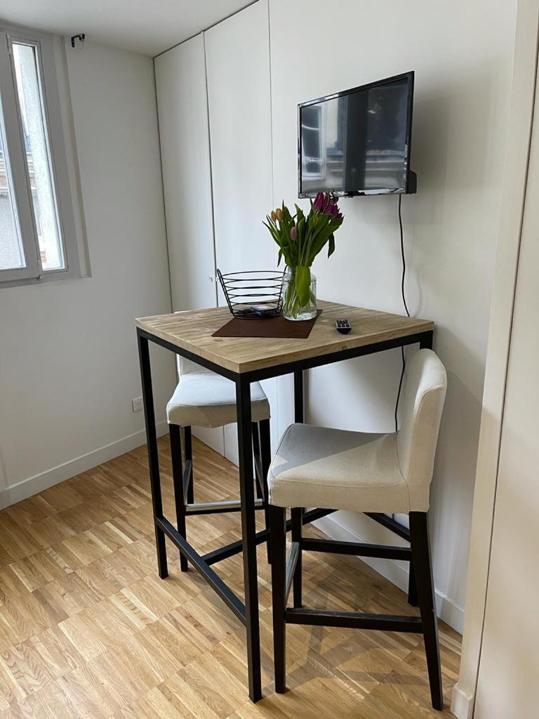 Studio Apartment