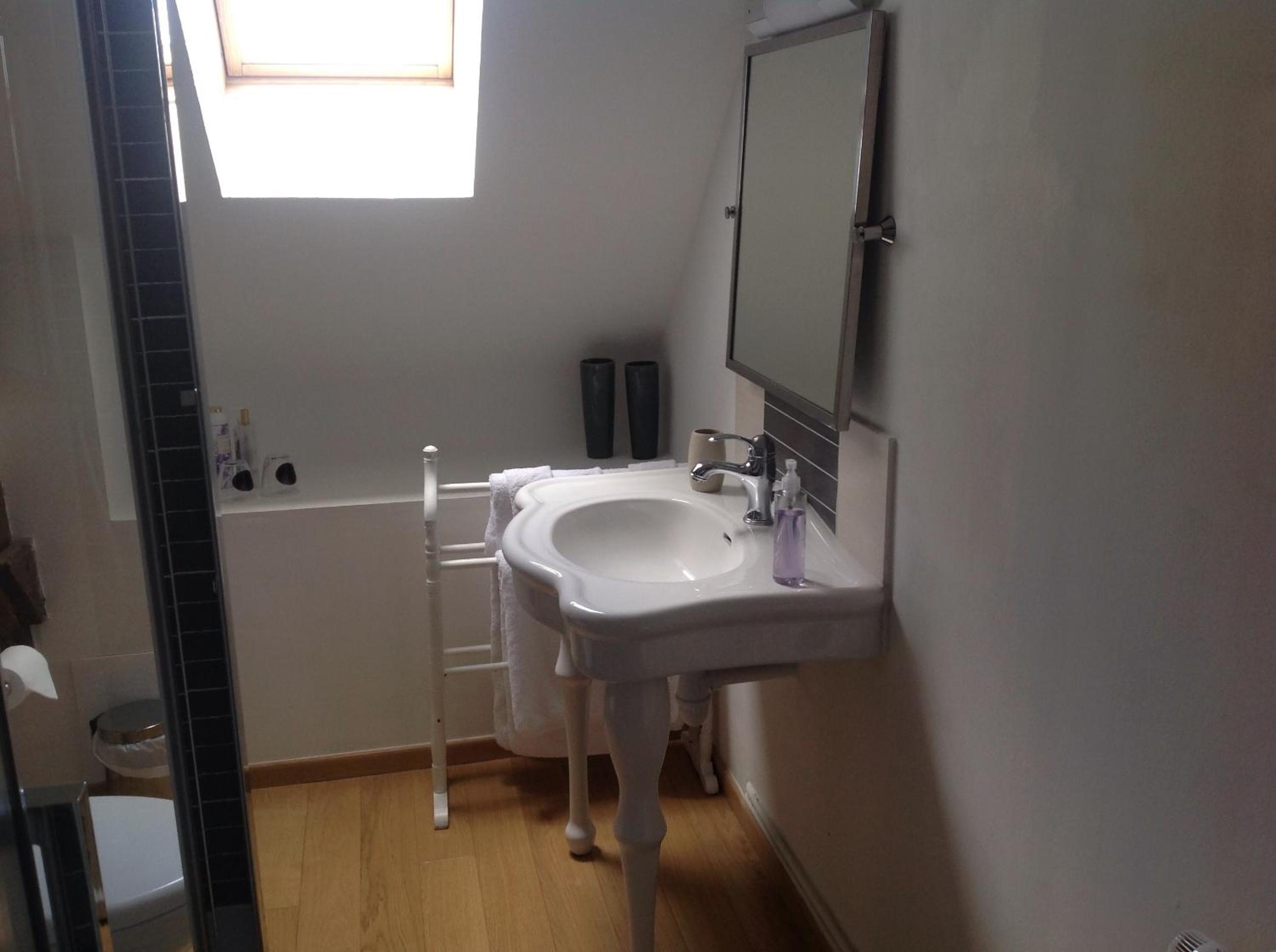 Standard Double Room with Shower photo 2